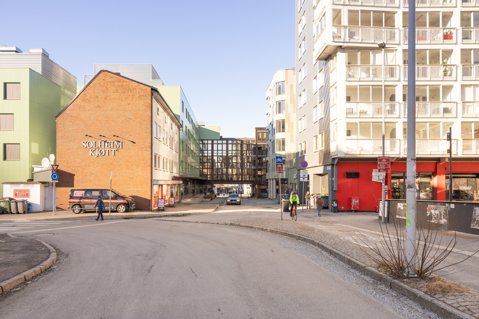 Leiligheten har en meget sentral beliggenhet ved Danmarksplass. Galleribilde