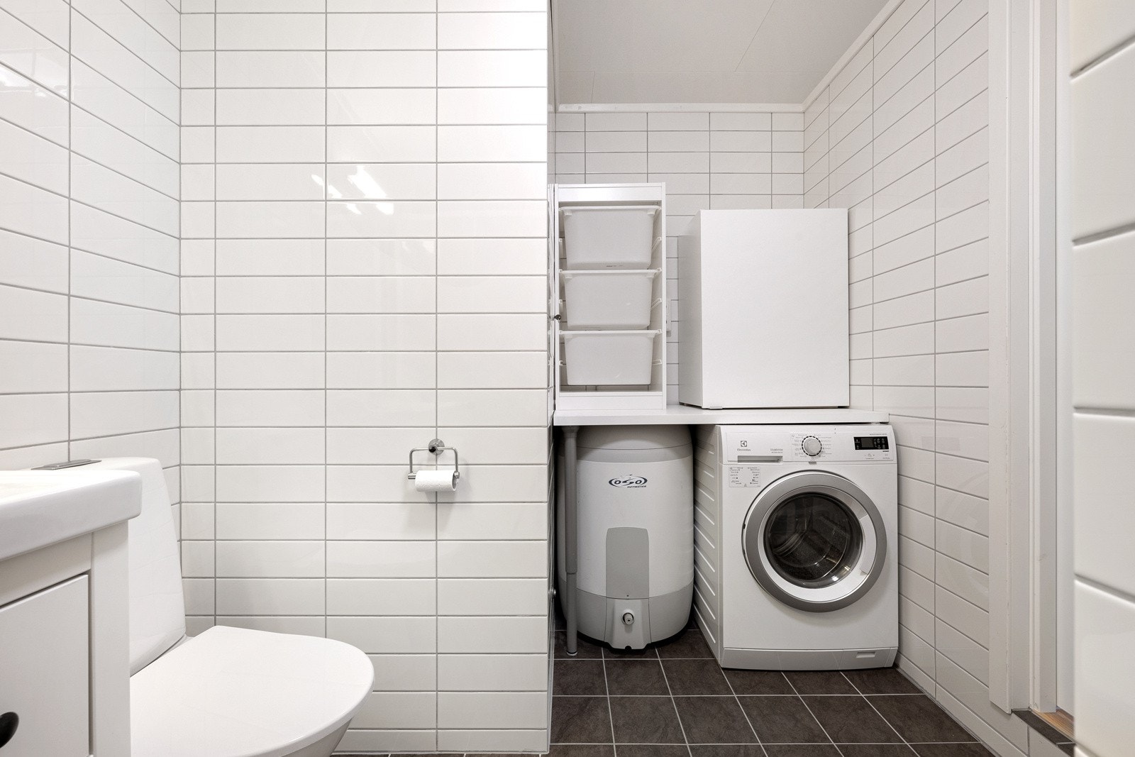 Bad/vaskerom i leilighet Galleribilde