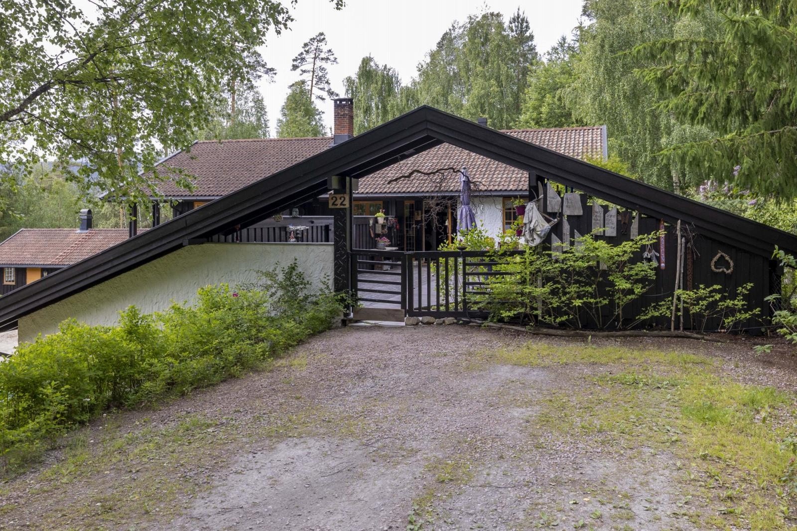 En av inngangene til hovedhuset Galleribilde