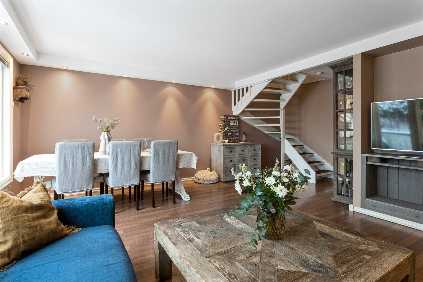 Her er det lagt til rette for sosiale kvelder i godt selskap og avslappende hverdager. Galleribilde