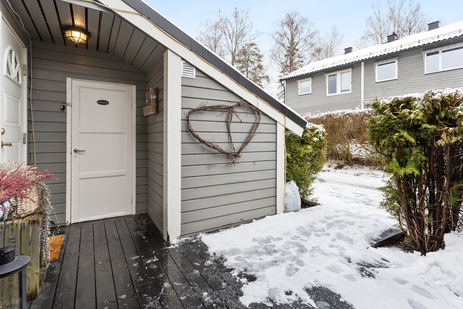 Praktisk utebod på omtrent 5 m². Galleribilde