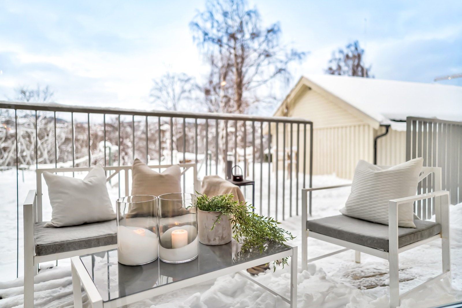 Her har man god plass til diverse utemøbler. Galleribilde