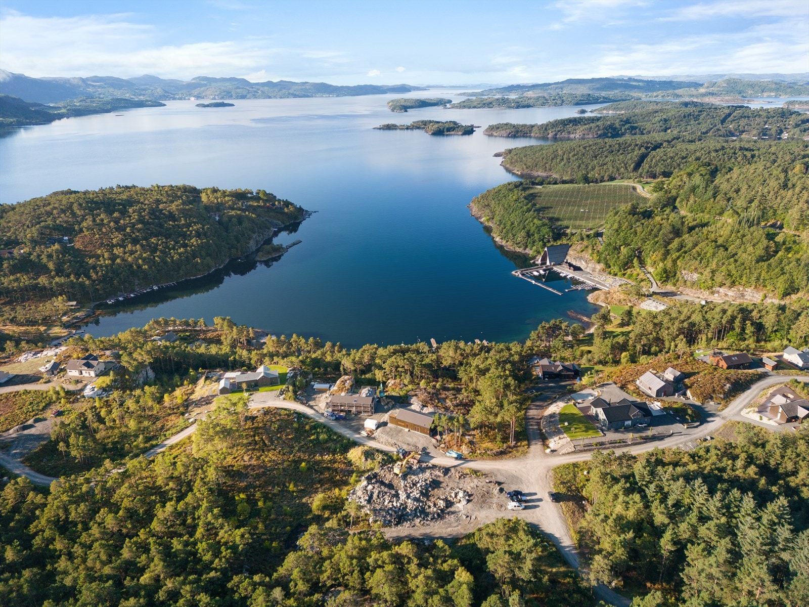 Velkommen til Hovda Hyttefelt - Hyttetomter i attraktivt og populært område på Randøy Galleribilde