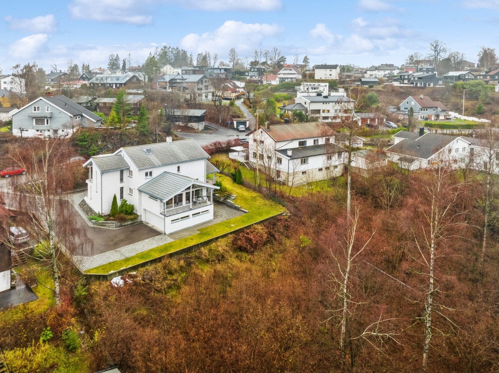 Tilbaketrukket og skjermet beliggenhet, grensende mot friområde Galleribilde