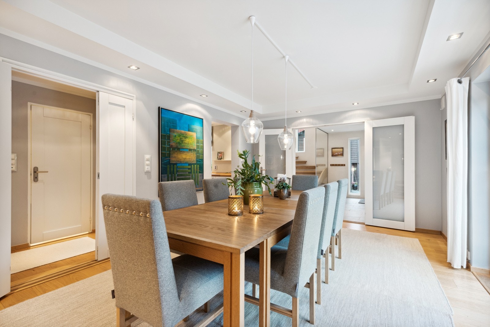 Spisestue i tilknytning til kjøkken Galleribilde