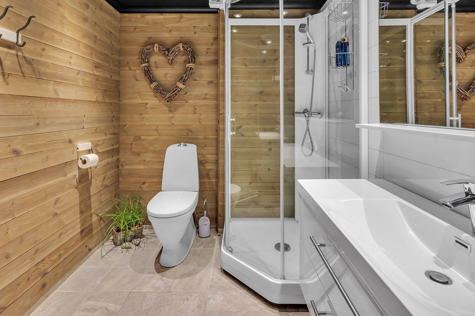 Flislagt bad med varmekabler i gulv Galleribilde