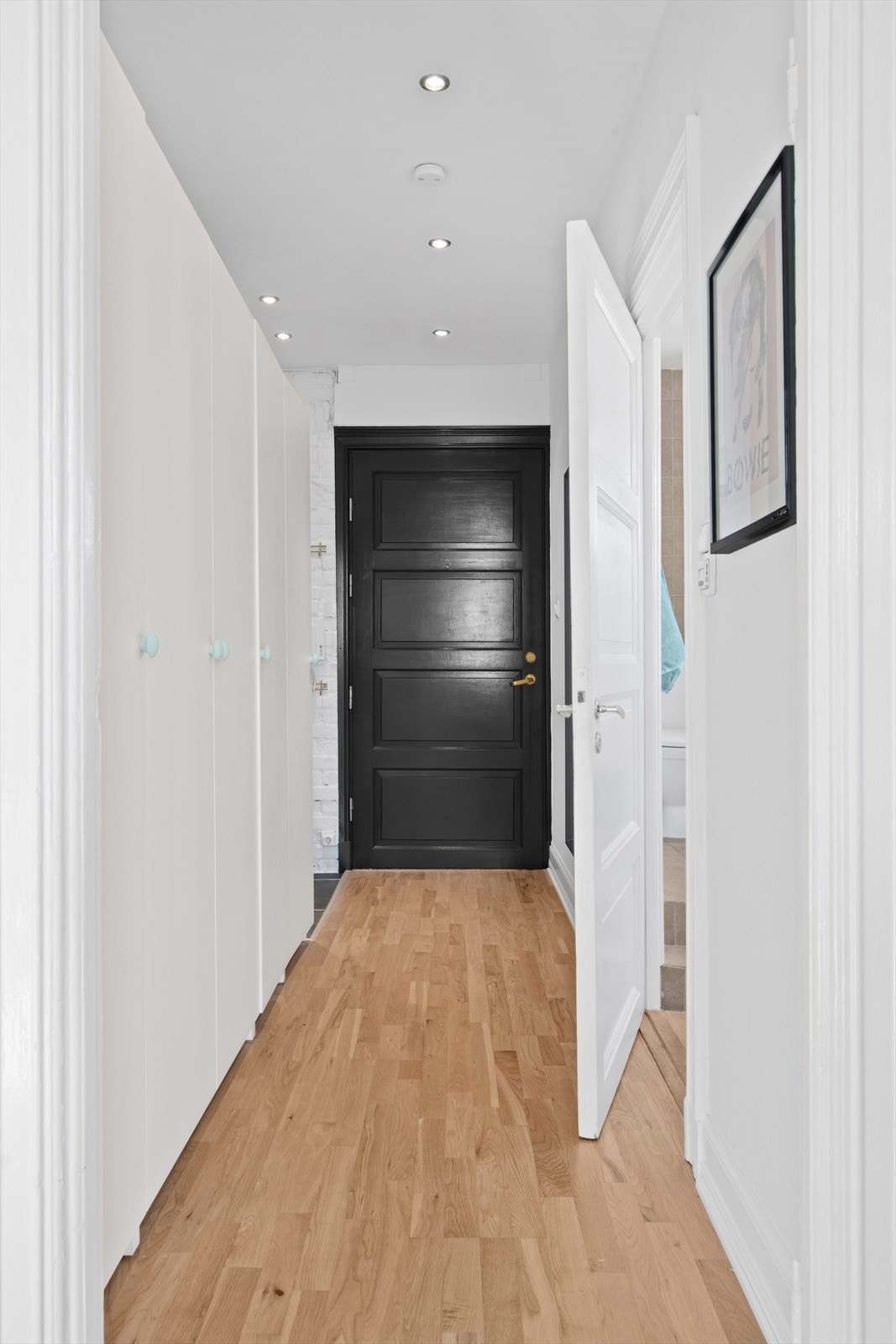 Lys og innbydende entré. Galleribilde