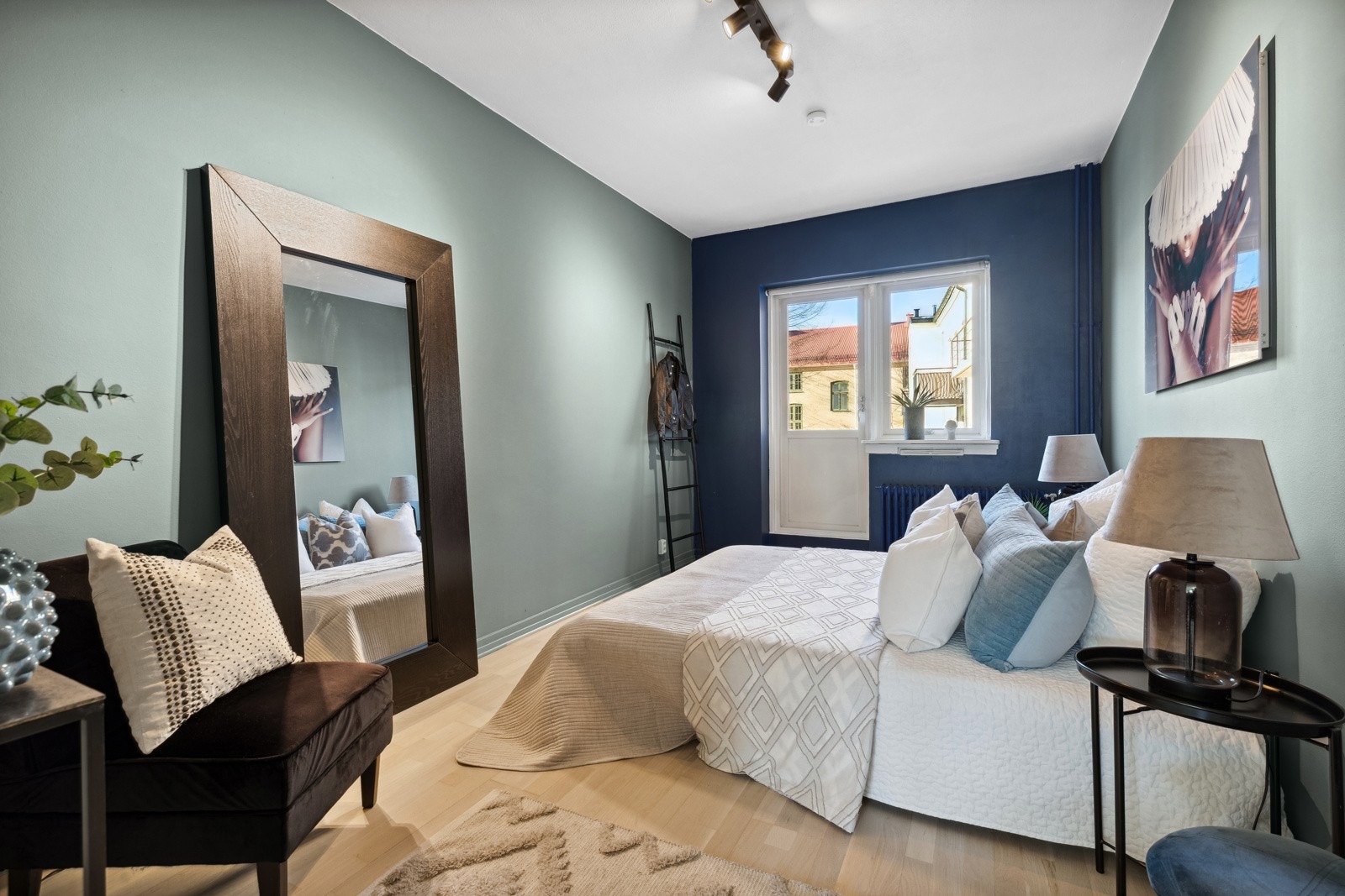 Soverom med adkomst til brannbalkong Galleribilde