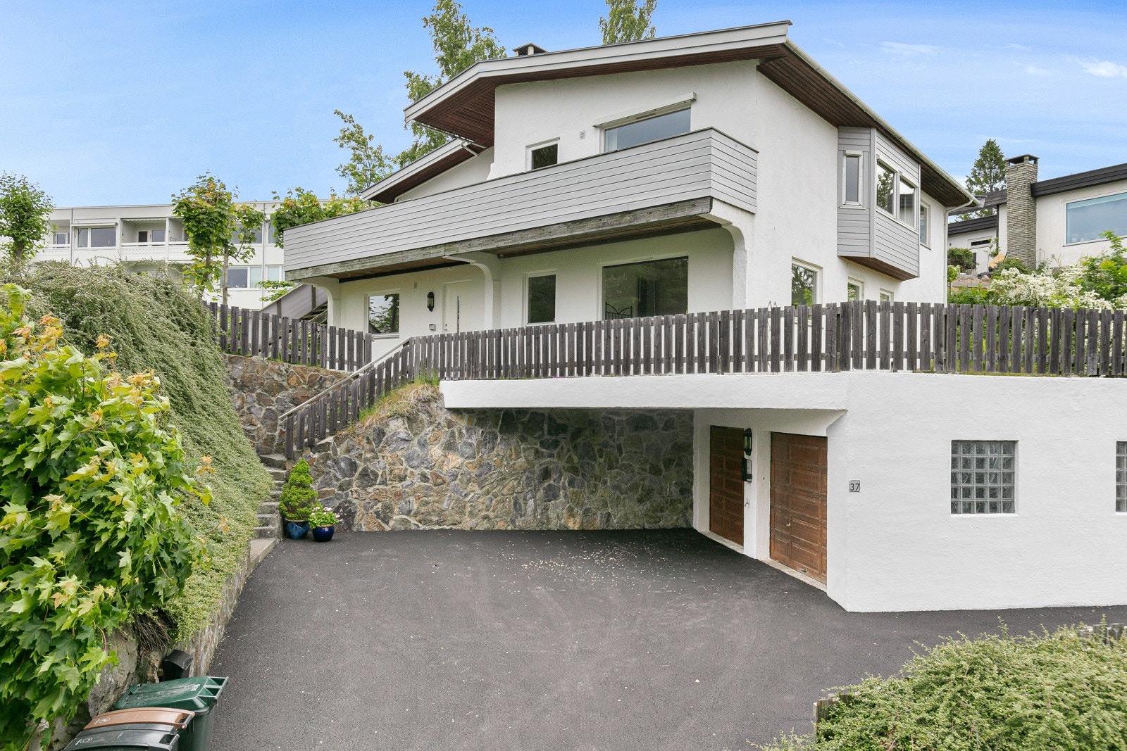 Velkommen til Bispeveien 37 v/Stian Holmen-Jensen i PrivatMegleren Bærum Galleribilde