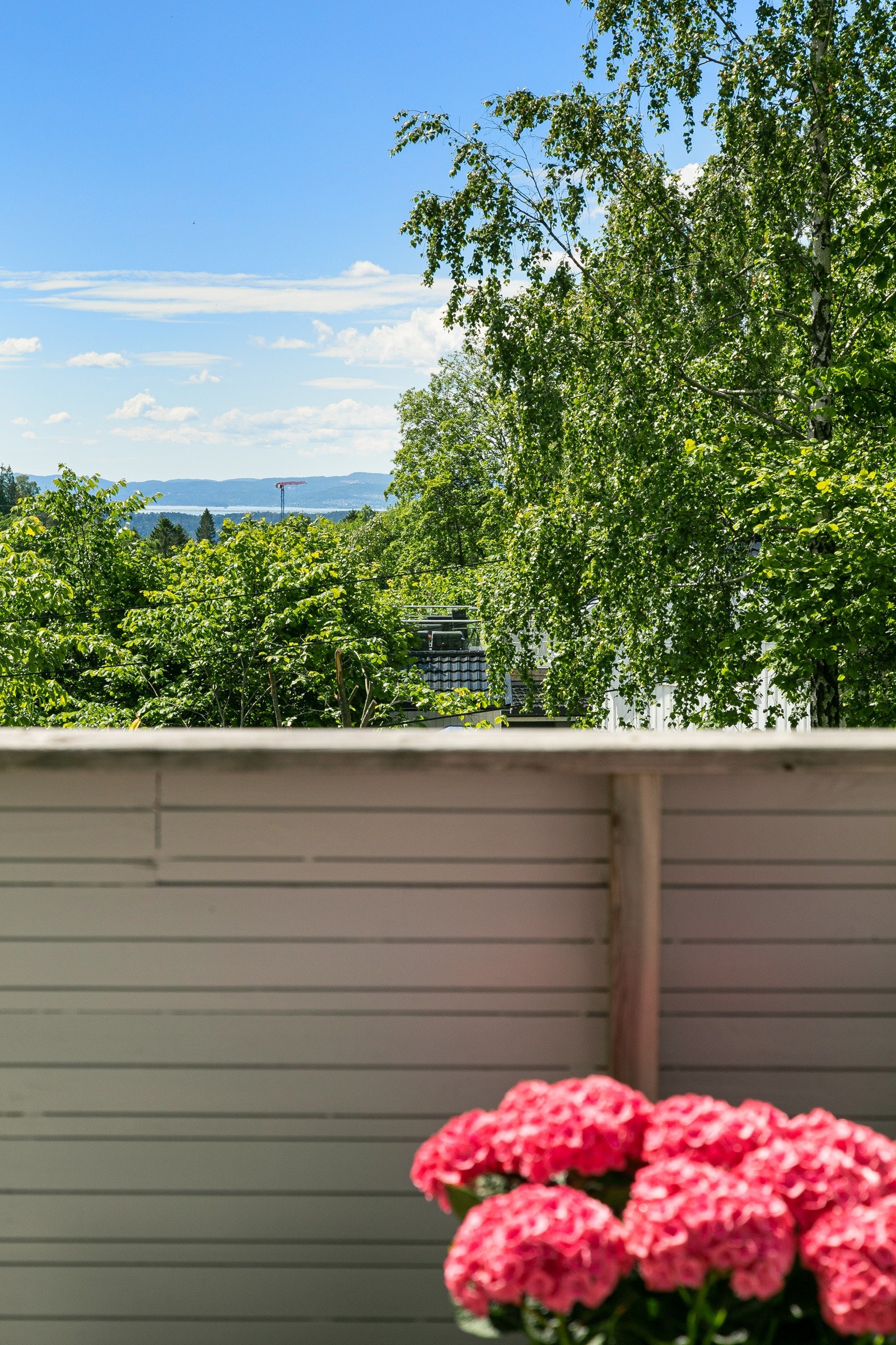 Her kan du nyte solen og utsikten Galleribilde