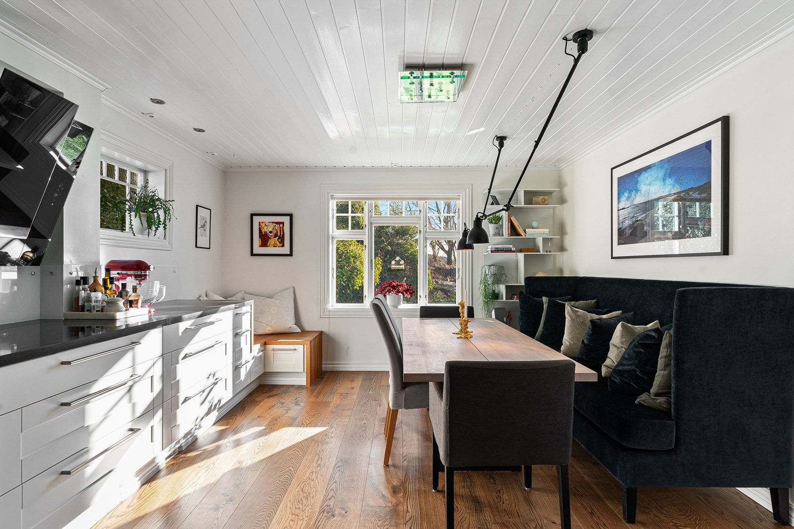 Kjøkkenet er hjertet av huset hvor hele familien kan samles. Galleribilde