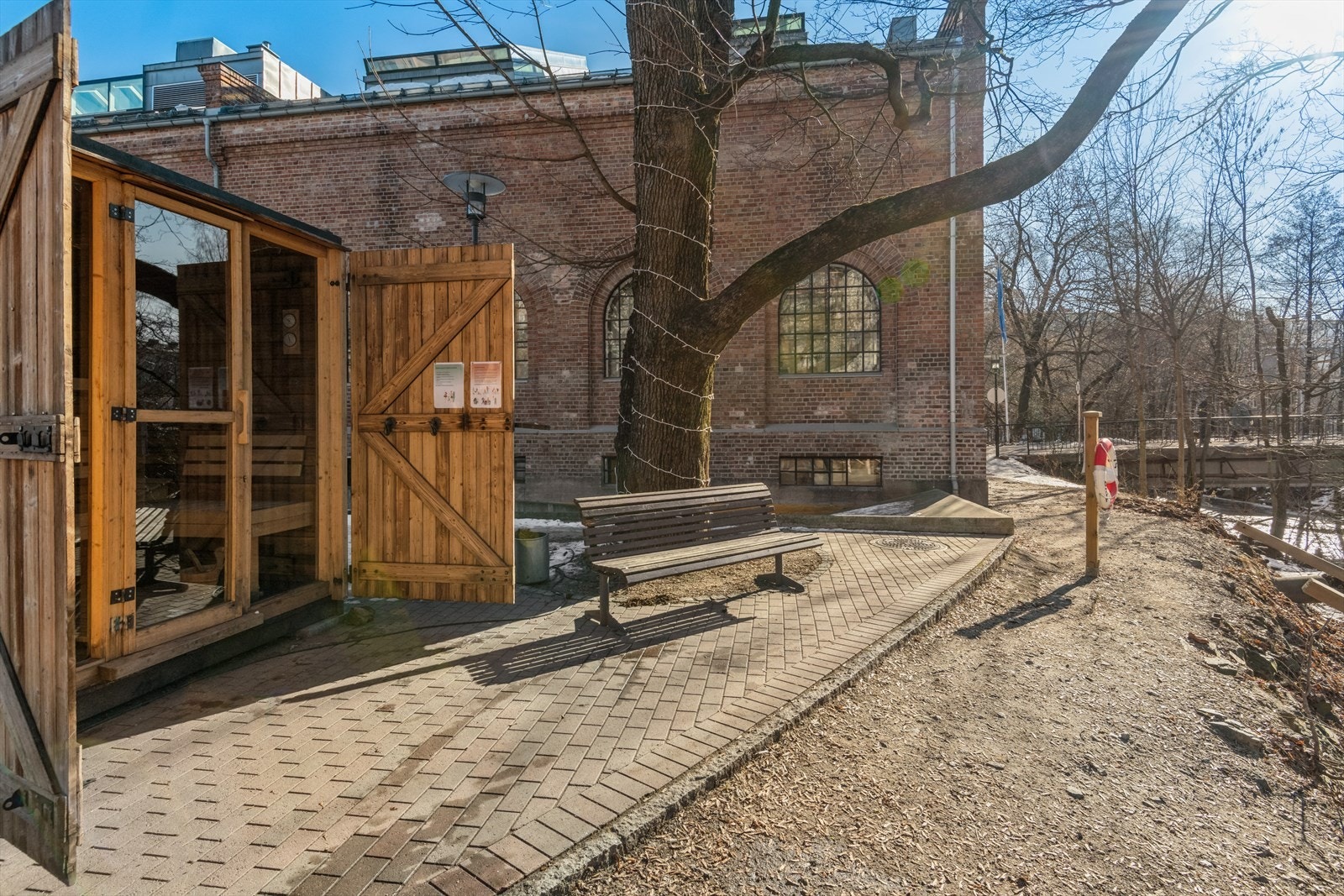 Badstue på Lilleborg rett ved elva hvor beboere har gode rabattere. Galleribilde