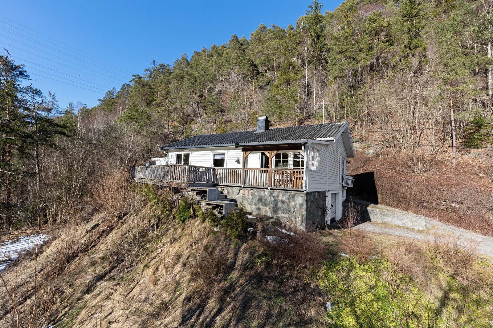 Meglerhuset Telemark har gleden av å presentere Steinurbakken 2 på Skjelsvik. Galleribilde