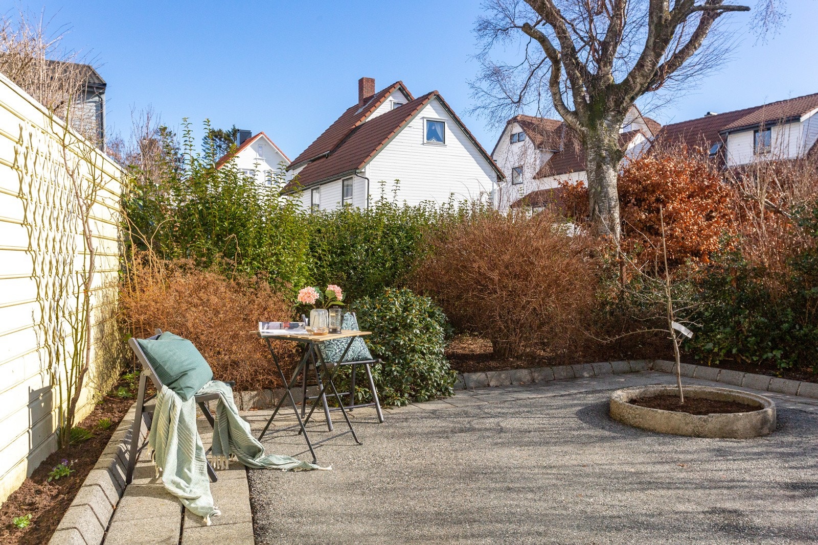 Solrik uteplass Galleribilde