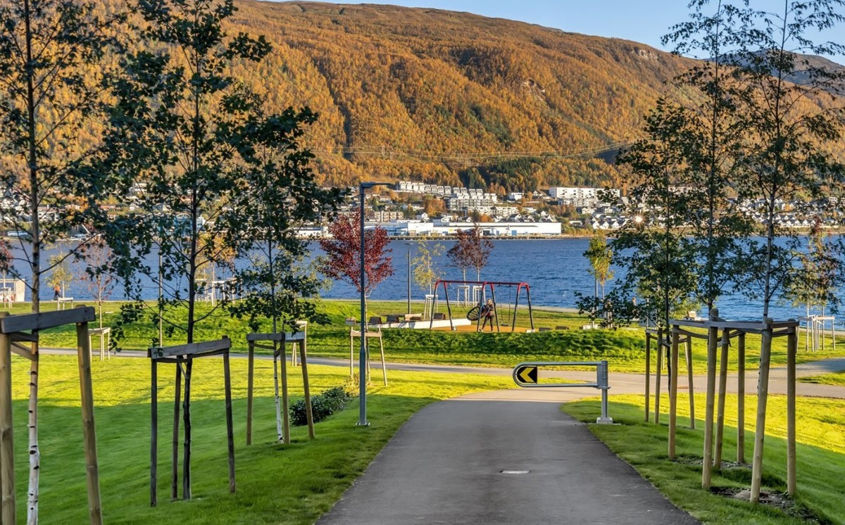Leiligheten disponerer en stor sportsbod som sikrer rikelig med oppbevaring!