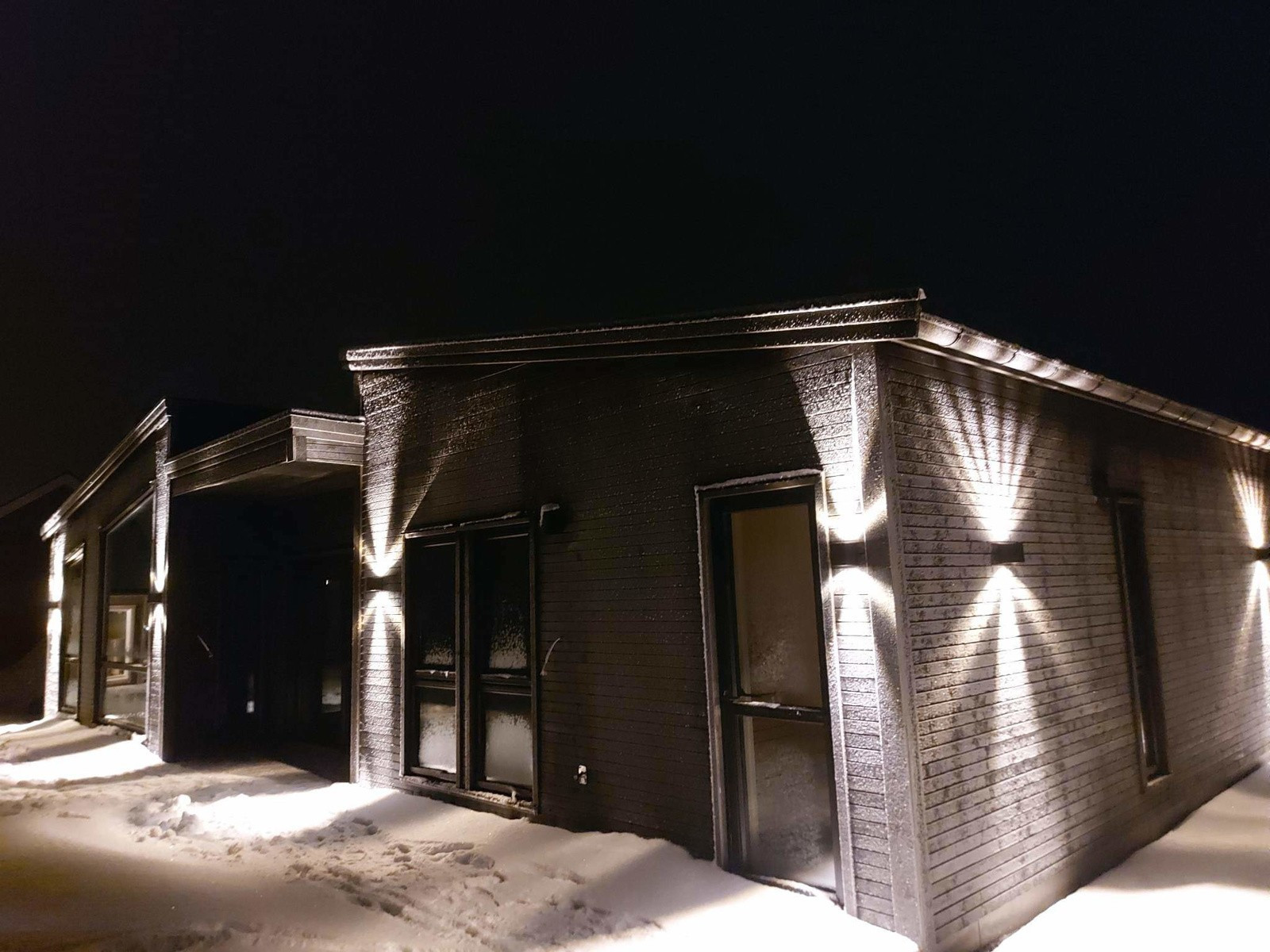 Påkostet utebelysning. Privat bilde