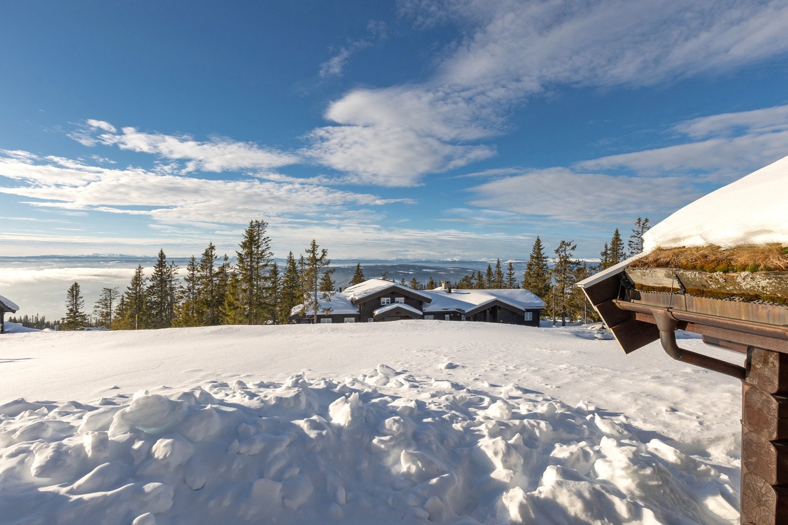 Storslagen utsikt mot Jotunheimen og fjellene i vest Galleribilde