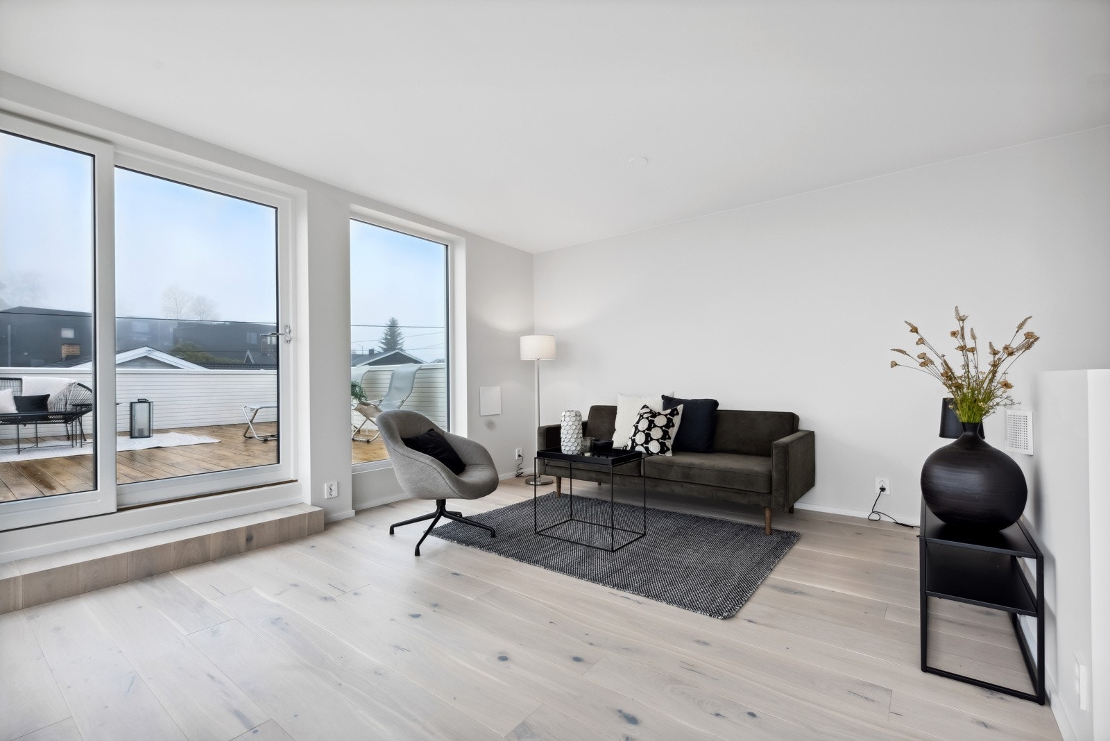 Flott stue med utgang til takterrasse Galleribilde