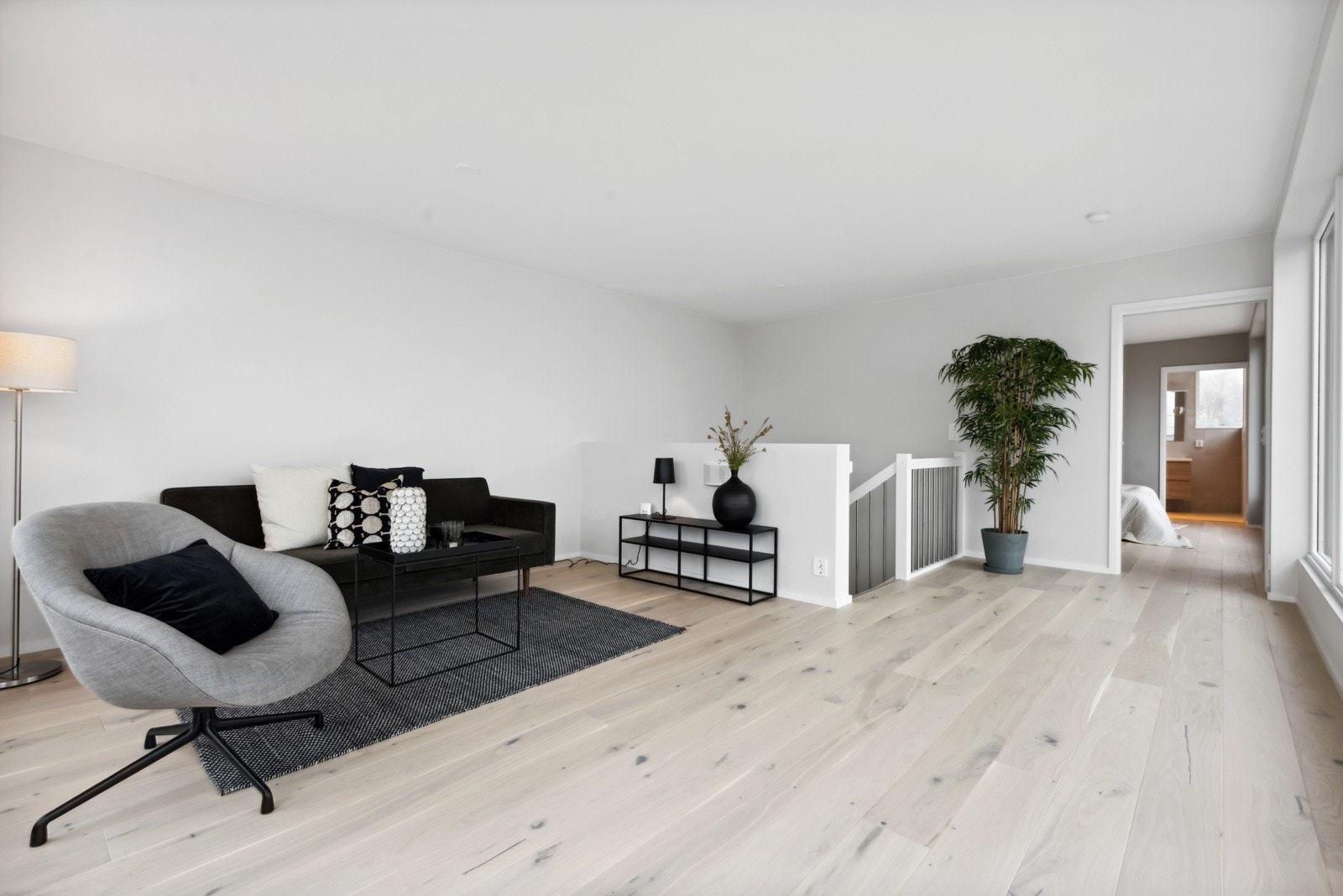 Stue, mot soverom Galleribilde