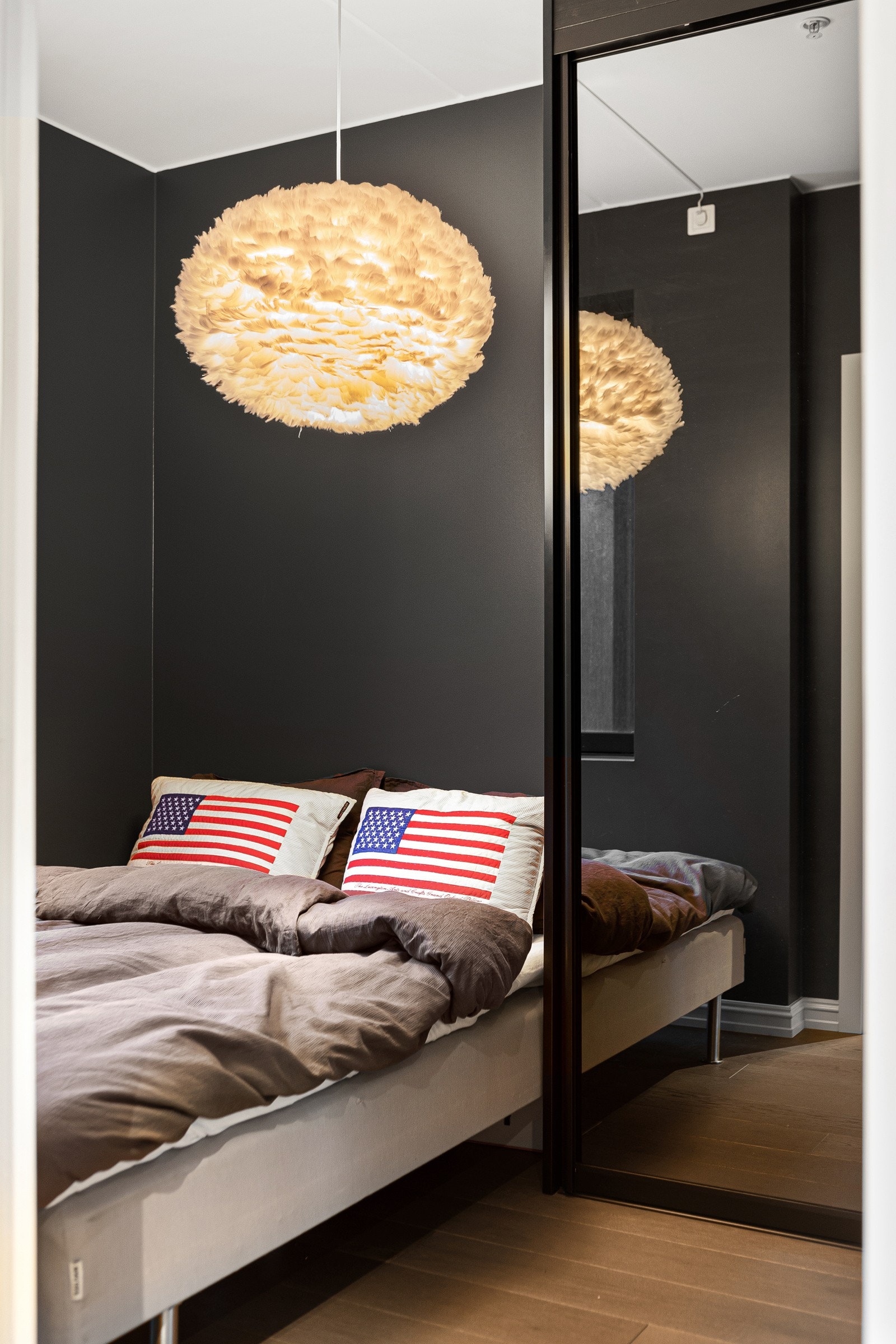 Det andre soverommet er også et lyst og fint rom som passer perfekt som barnerom, gjesterom eller kontor. Galleribilde