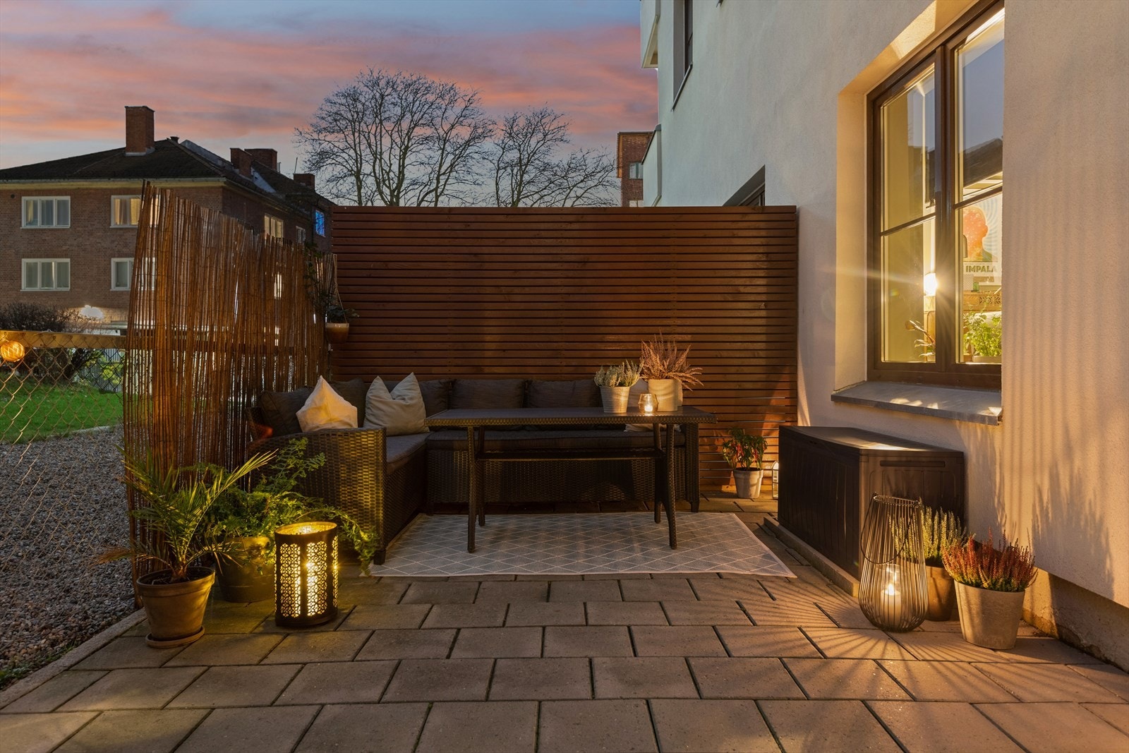 Terrassen blir en forlengelse av stuen på varme sommerdager. Galleribilde