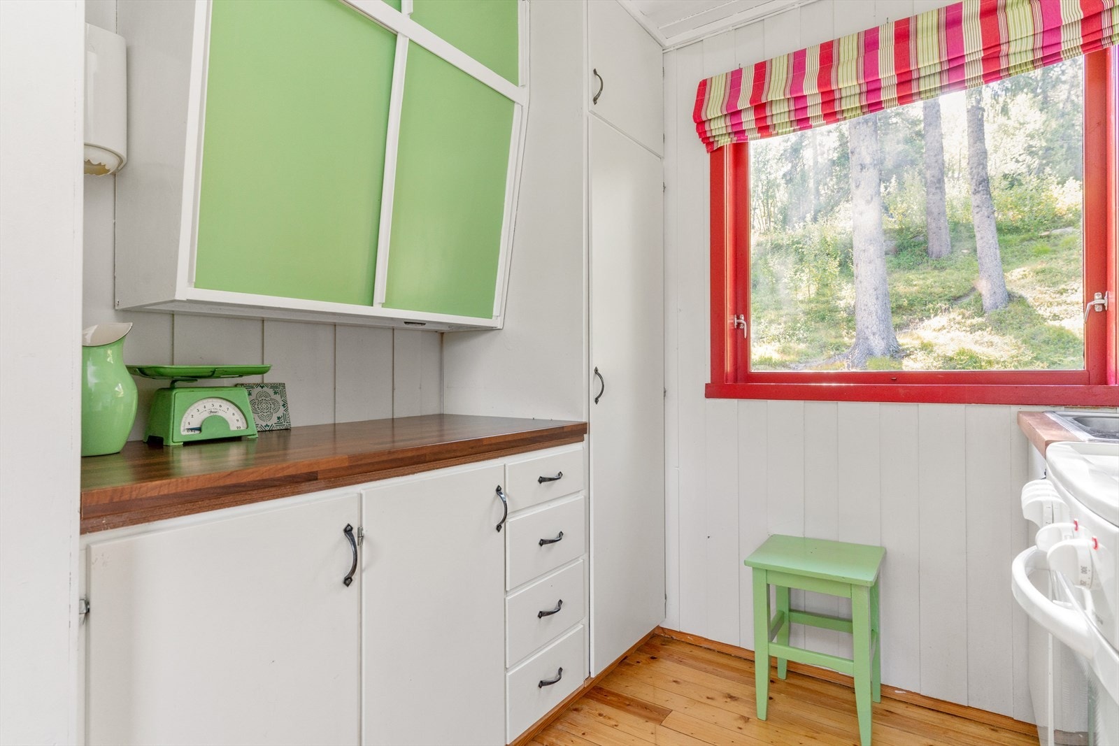 Laminert og slitesterk benkeplate Galleribilde