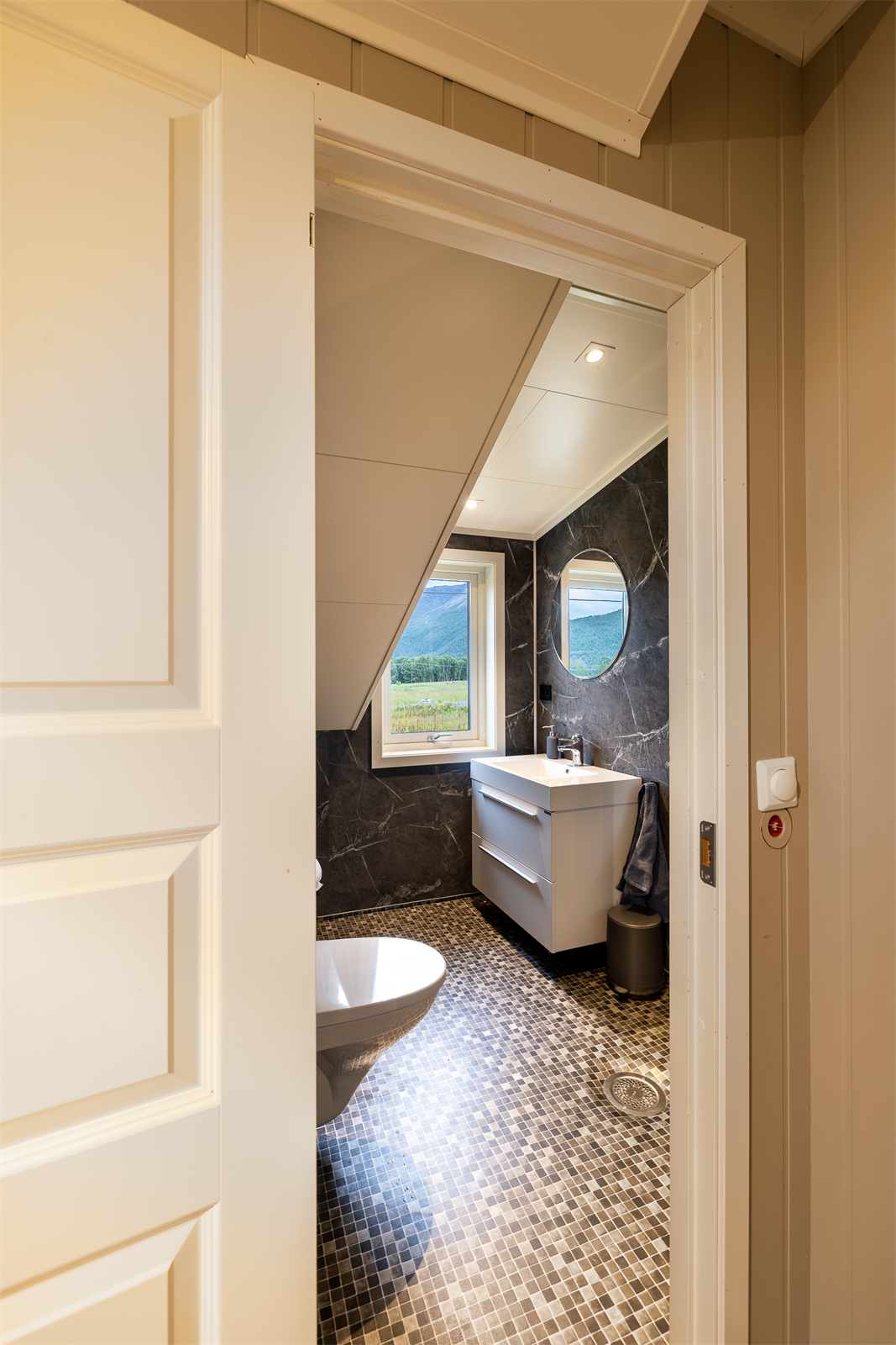 Bad i 2. etasjen. Galleribilde