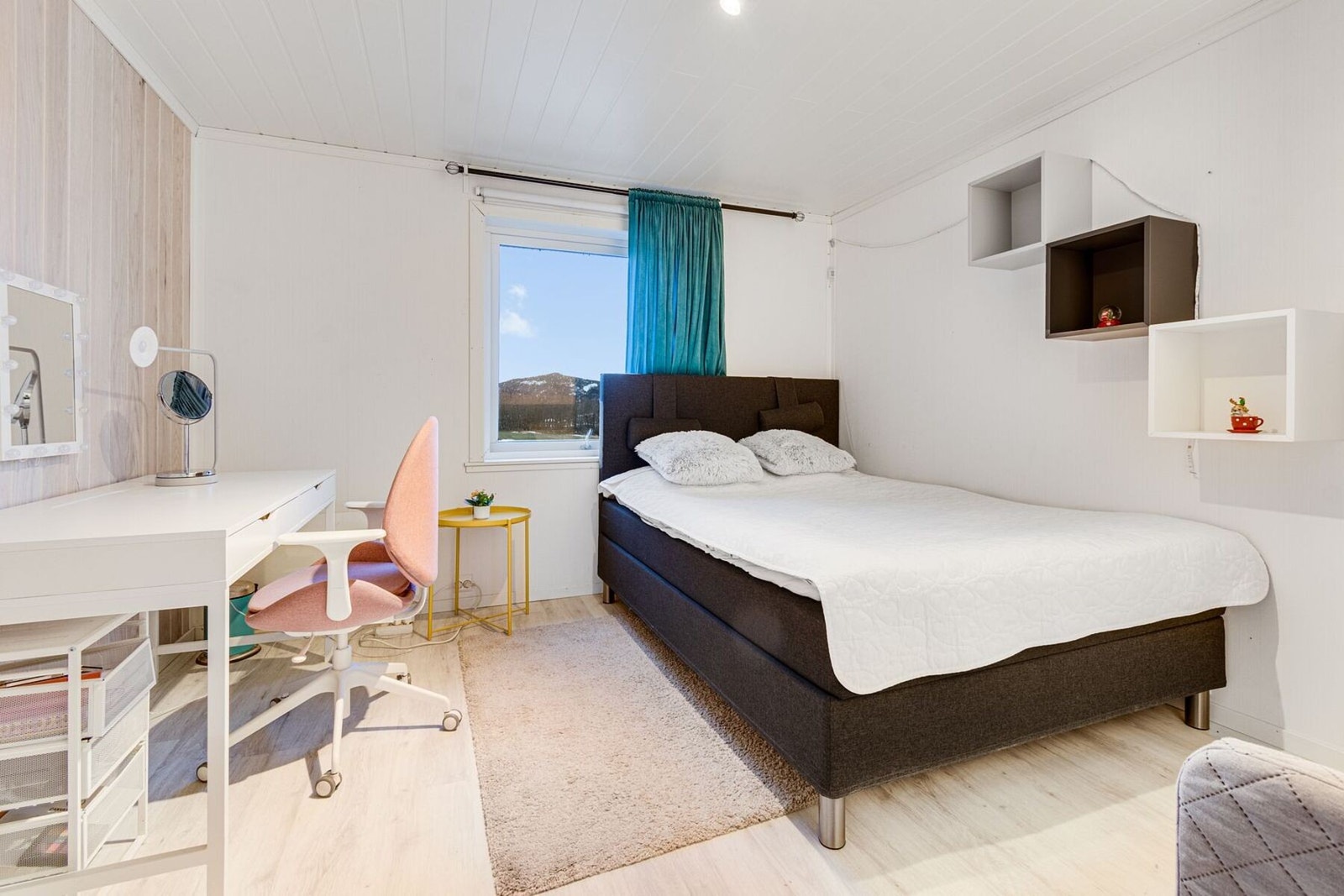 Soverom hovedhus. Galleribilde