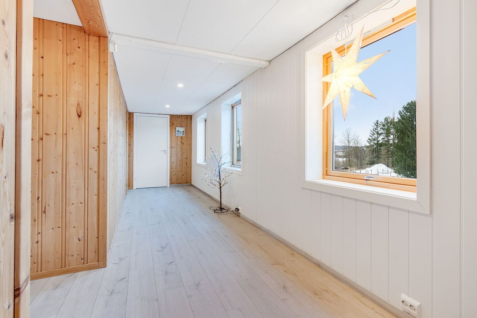 Våningshusets loftsgang. Galleribilde