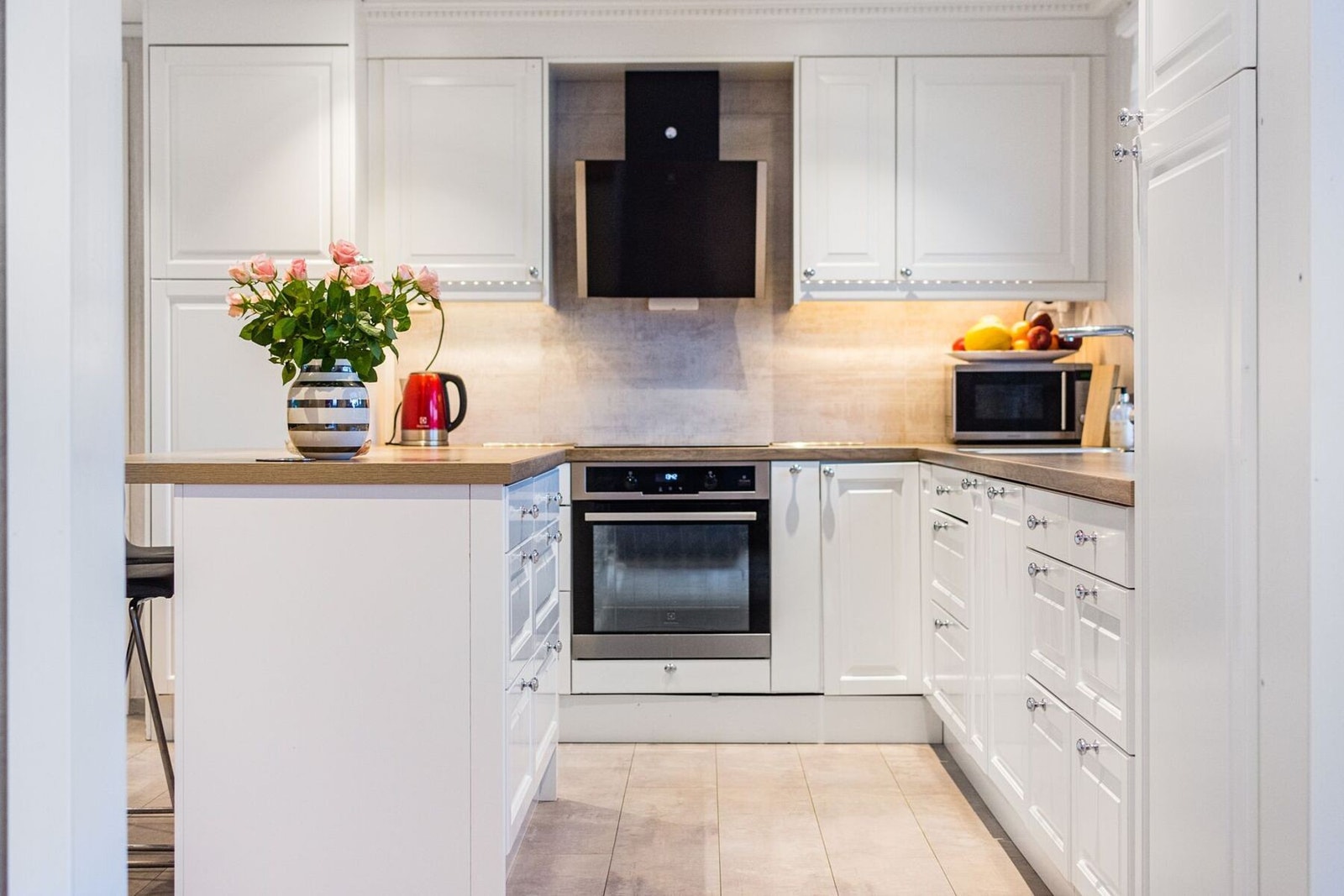 Kjøkken har integrerte hvitevarer av god kvalitet. Galleribilde