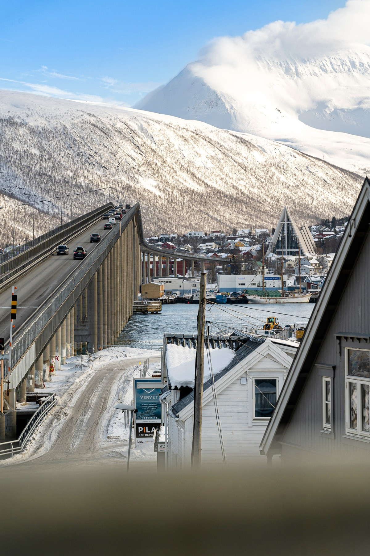 Flott utsikt mot fastland og Ishavskatedralen.
