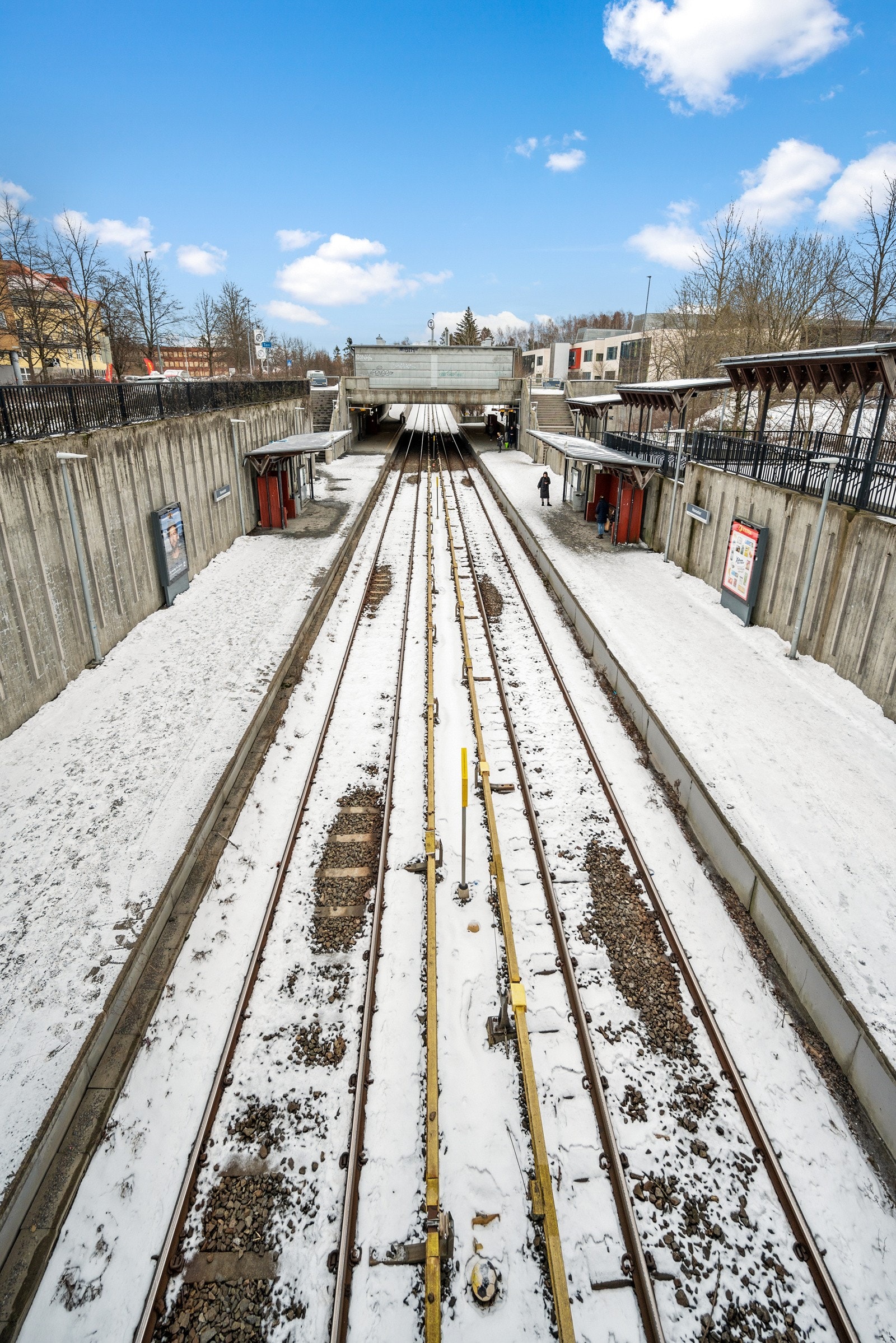 Fra boligen har du 5-6 min gange til Hovseter T-bane hvor Linje 2 tar deg til Majorstuen på 10 min. Galleribilde
