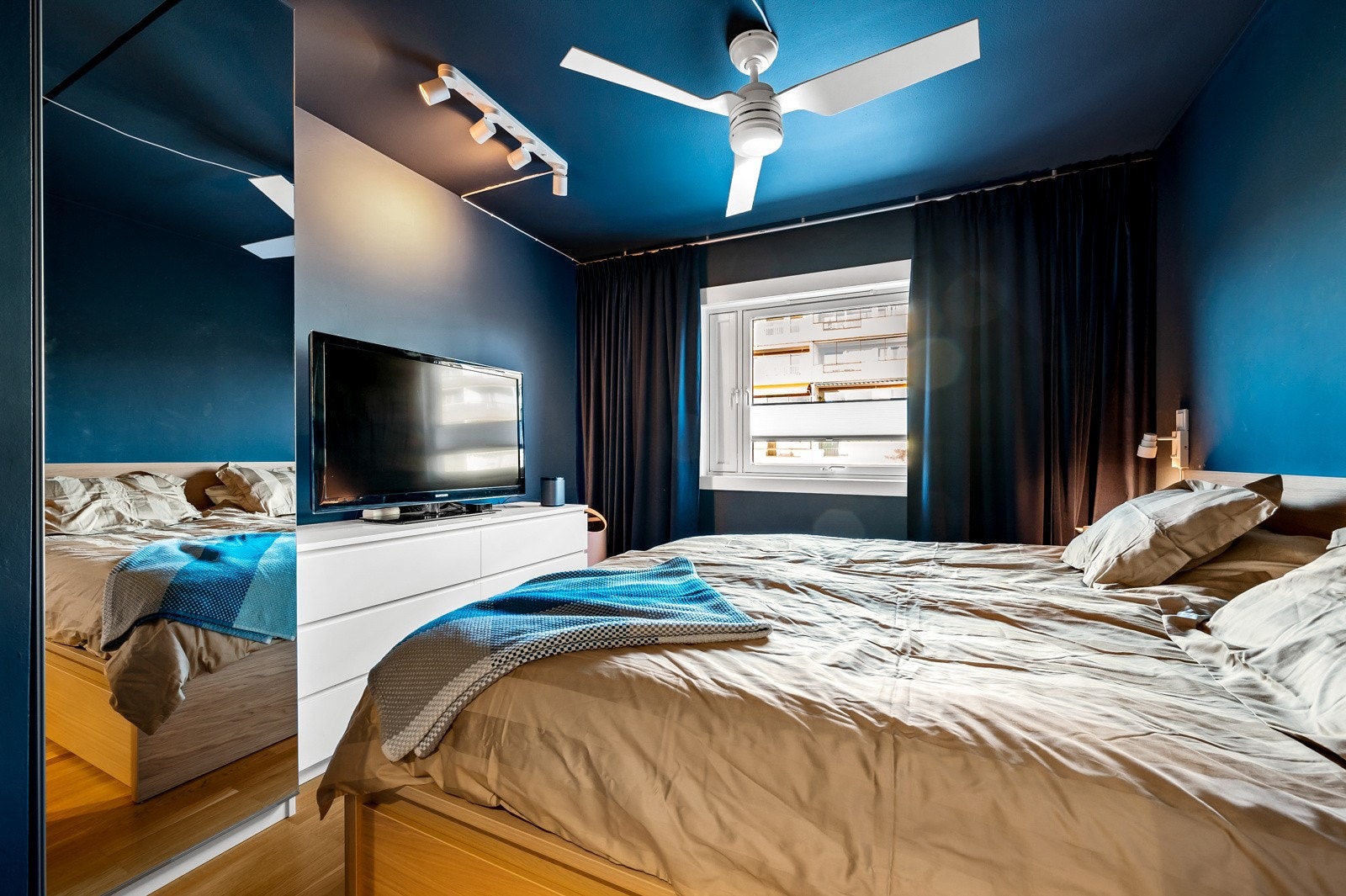 Leiligheten har tre gode soverom, hvor alle har svært god størrelse. Galleribilde