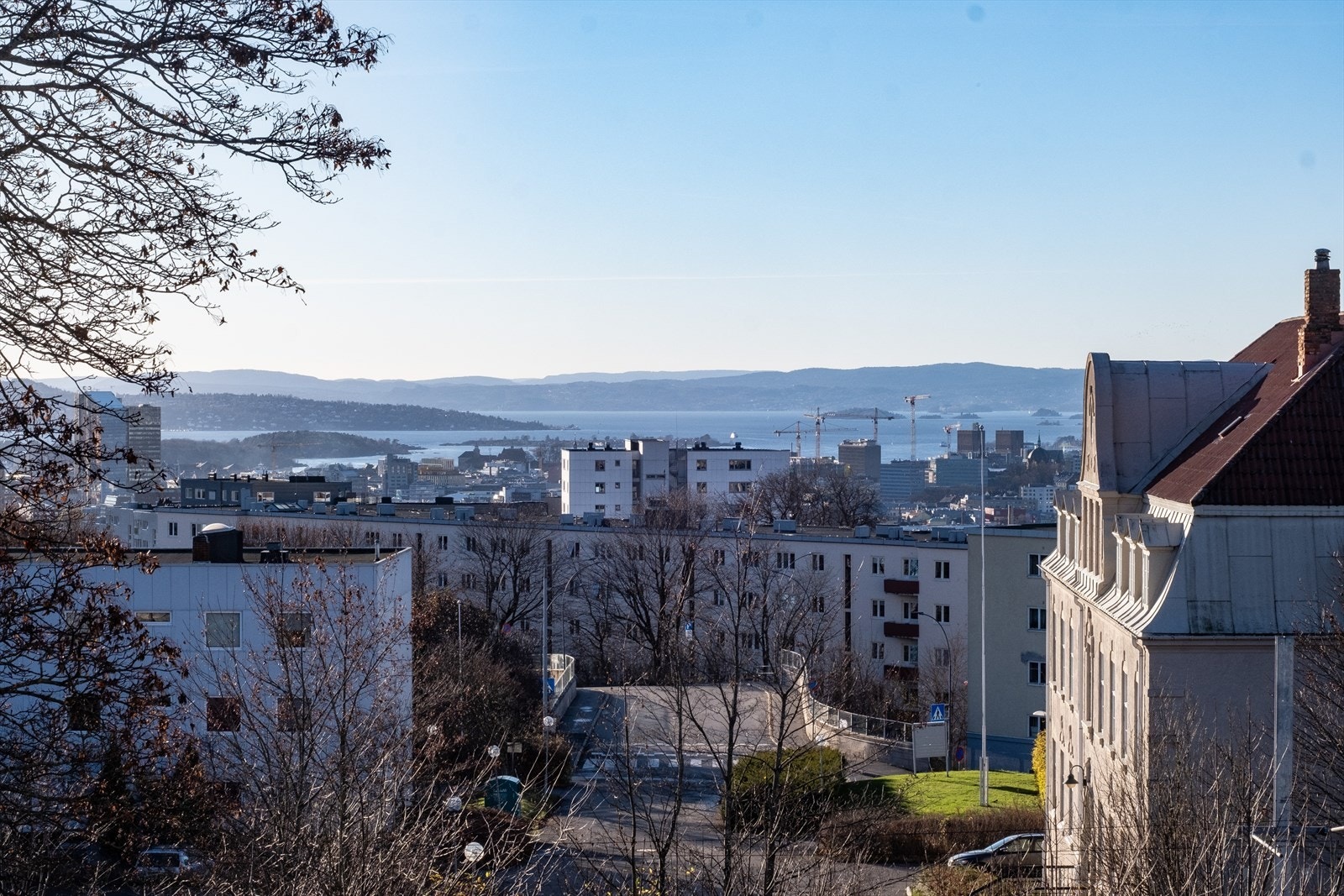 Utsikt fra balkong Galleribilde
