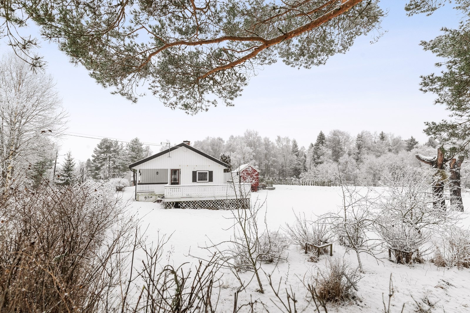 Eneboligen har en god og innholdsrik planløsning med alt på en flate. Galleribilde