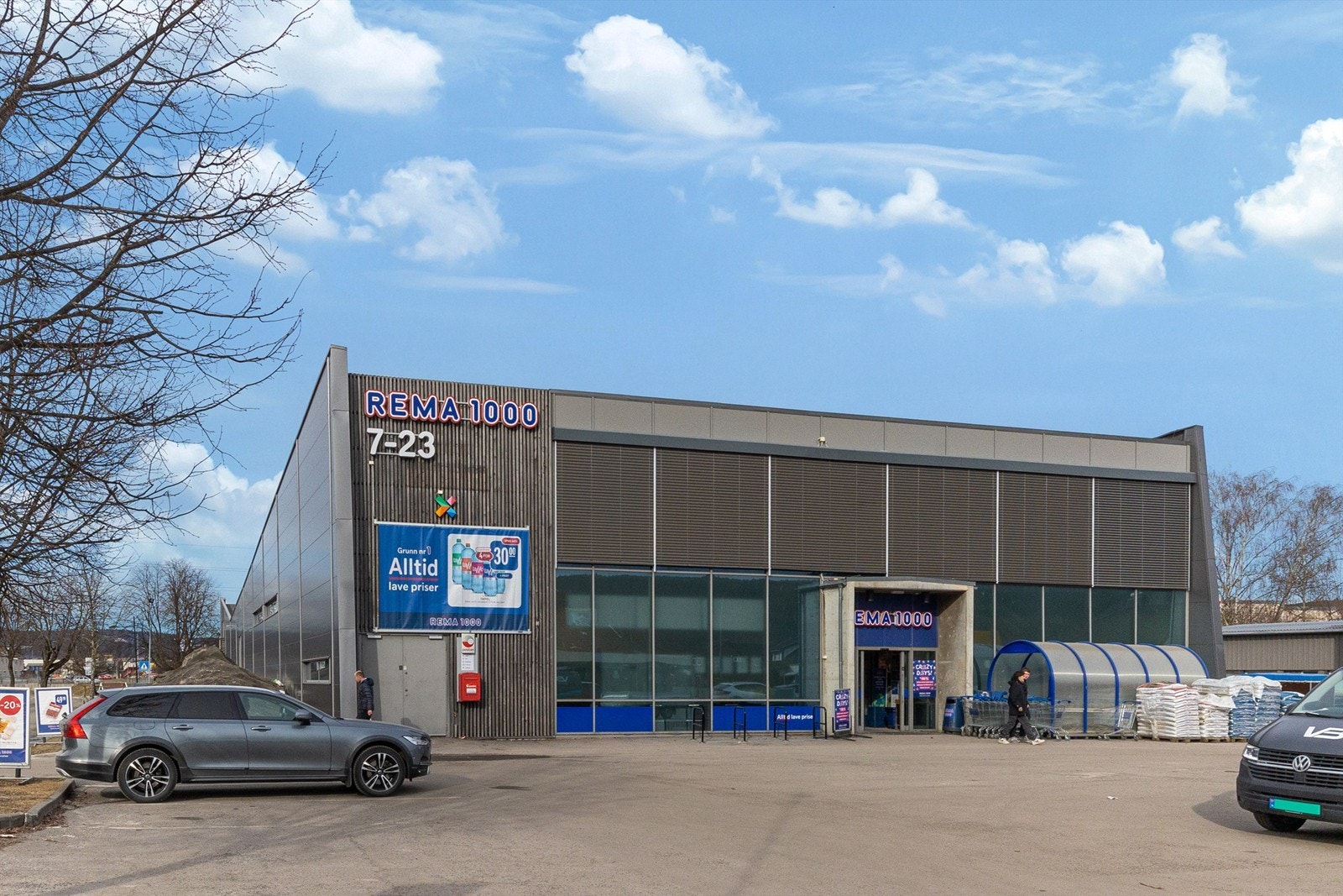 Dagligvarebutikk rett utenfor leiligheten Galleribilde