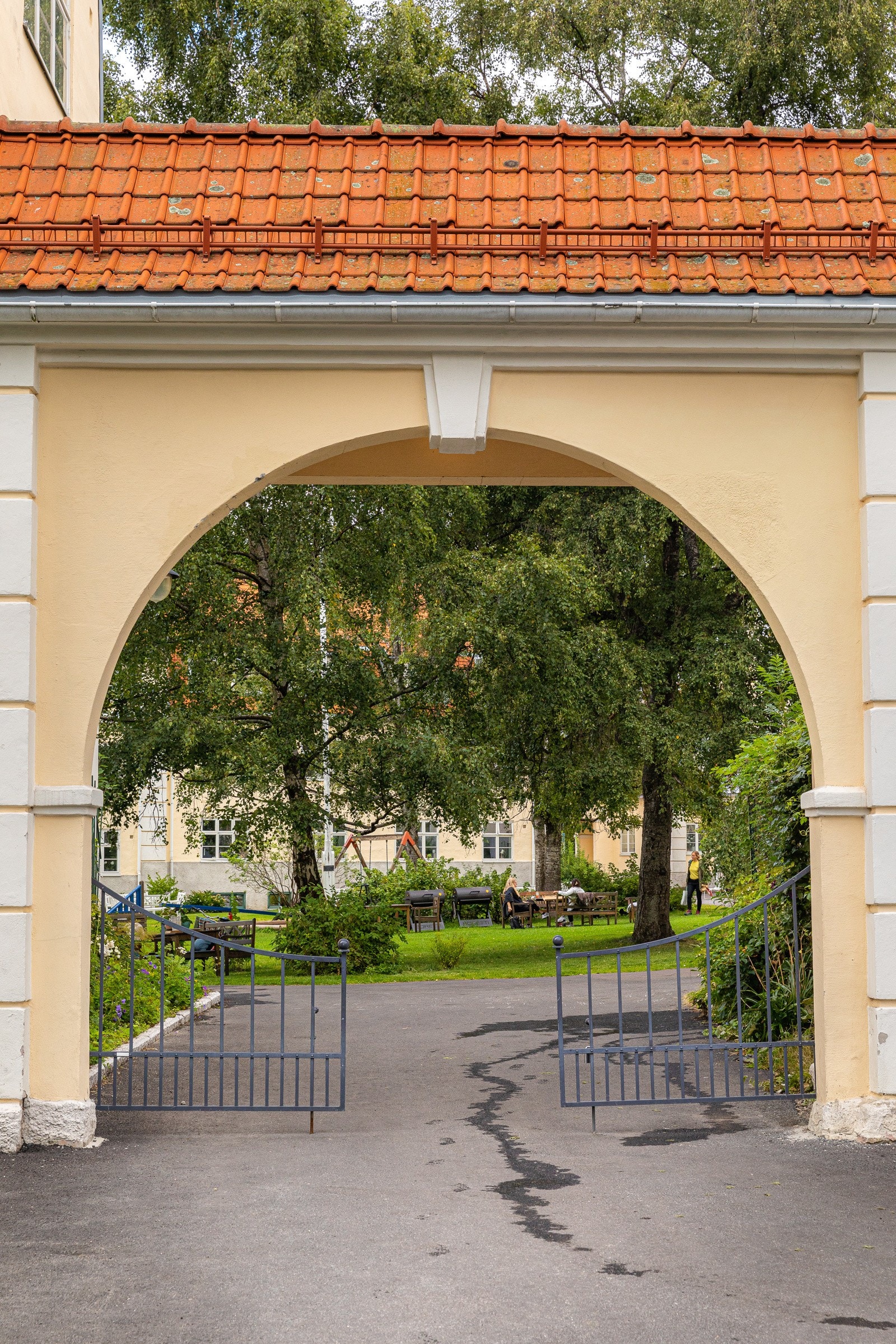 Leiligheten ligger i populære Lindern Hageby - et meget ettertraktet og sentralt boligområde på St.Hanshaugen. Galleribilde