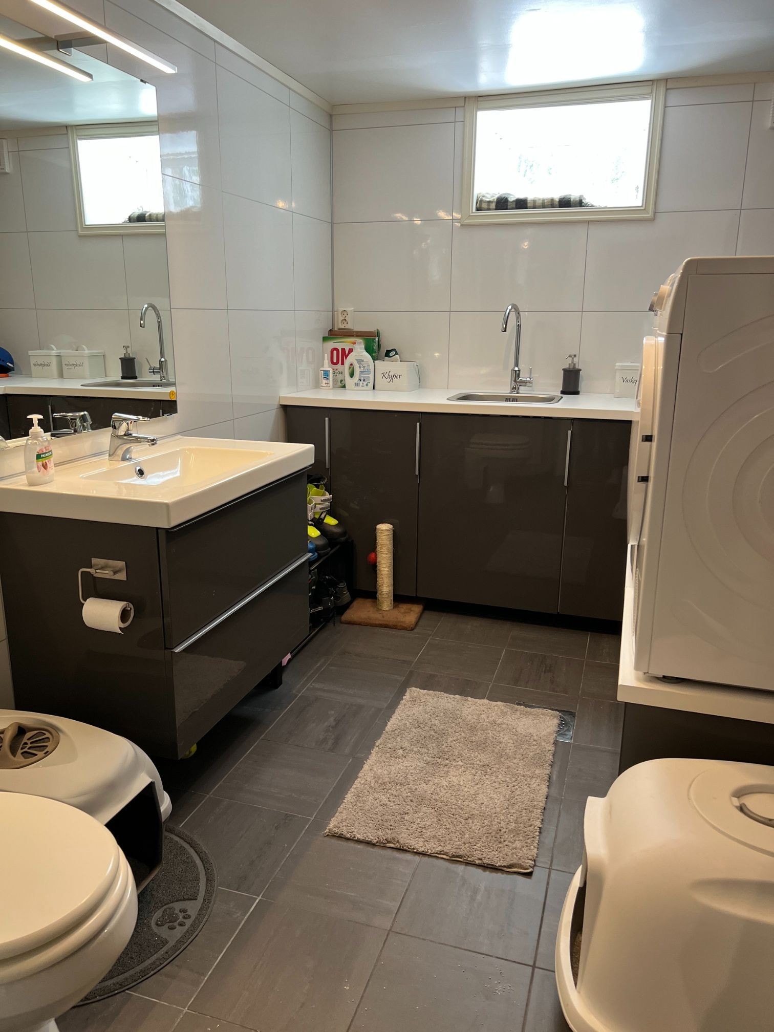 Vaskerom/bad i kjeller Galleribilde