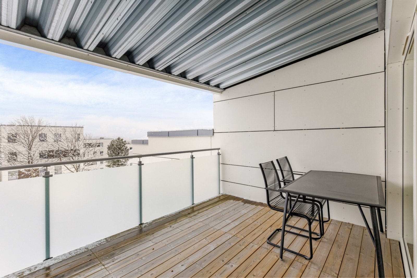 Her sitter man usjenert til, og med hele 10 kvm har man god plass til utemøblement. Galleribilde