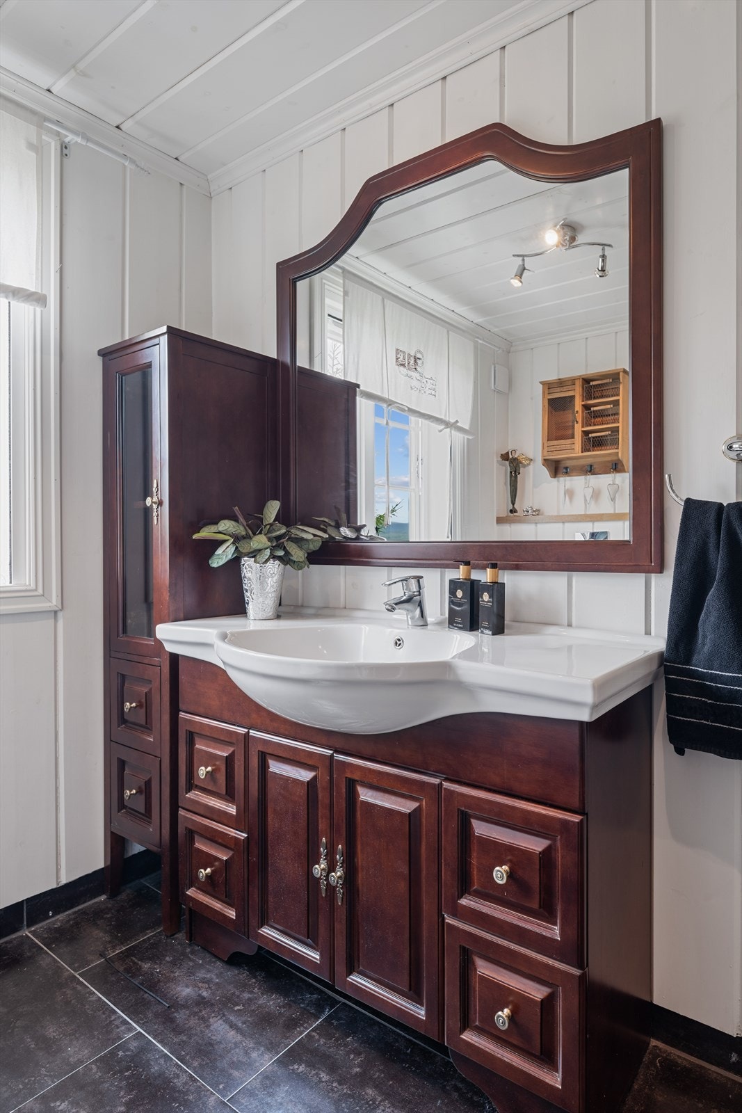 Bad i 1. etasje Galleribilde