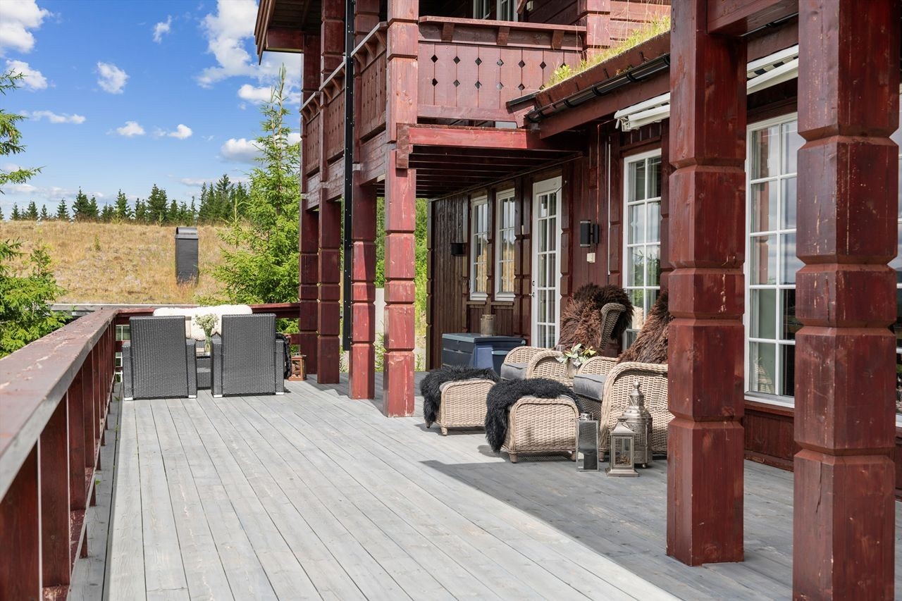 Stor terrasse og balkong Galleribilde