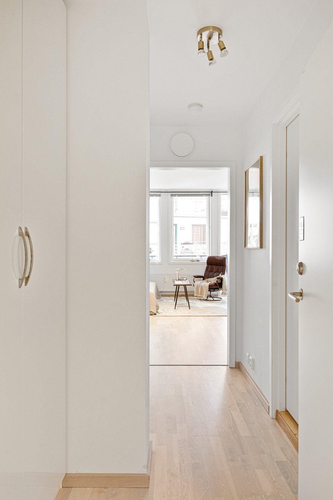 Moderne fasiliteter som heis i bygget og balansert ventilasjon Galleribilde