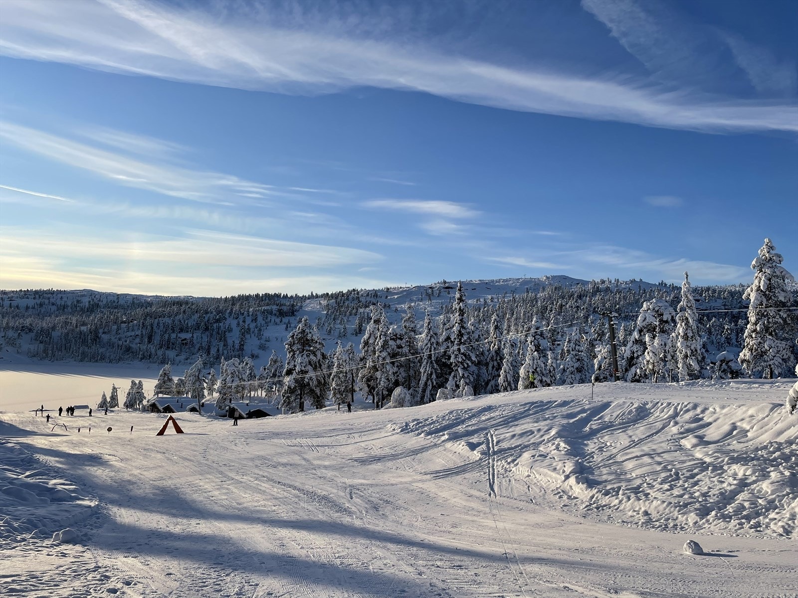 Barnebakken med betjent heis. Galleribilde