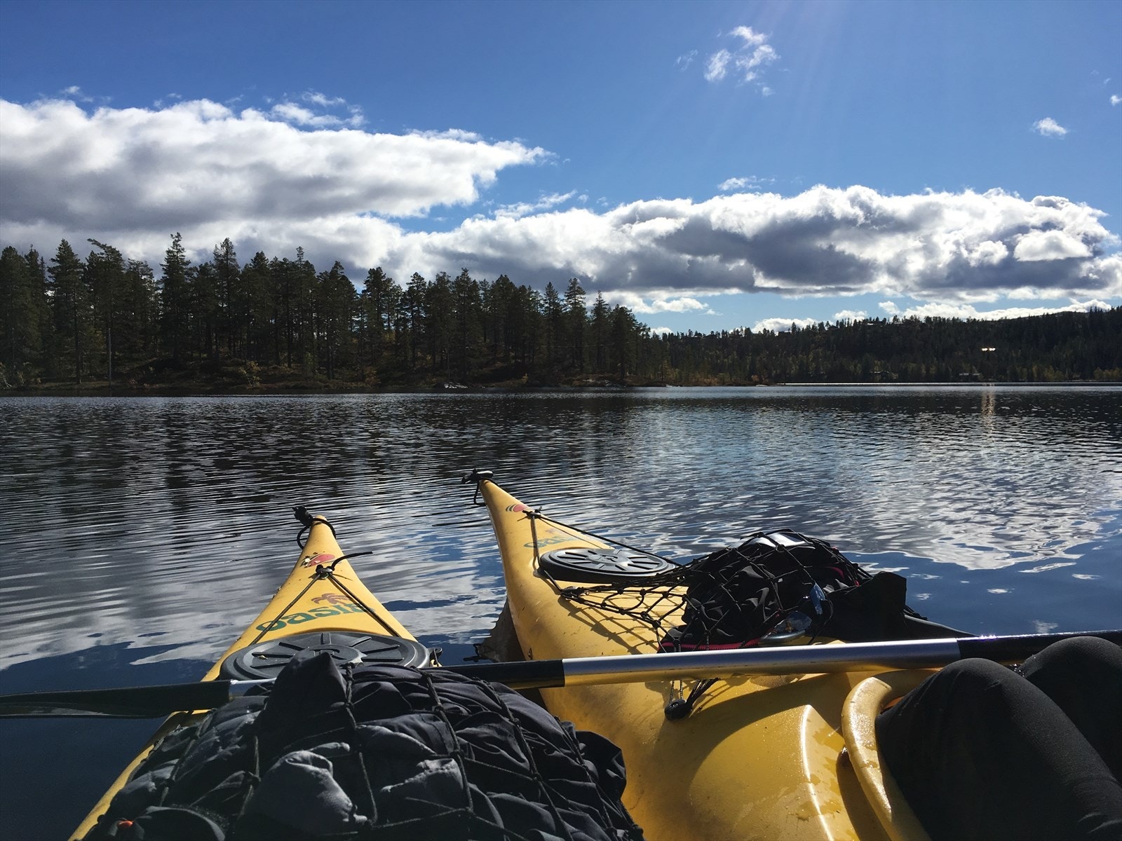 Fagerfjell har store flotte vann for fiske og padling. Galleribilde