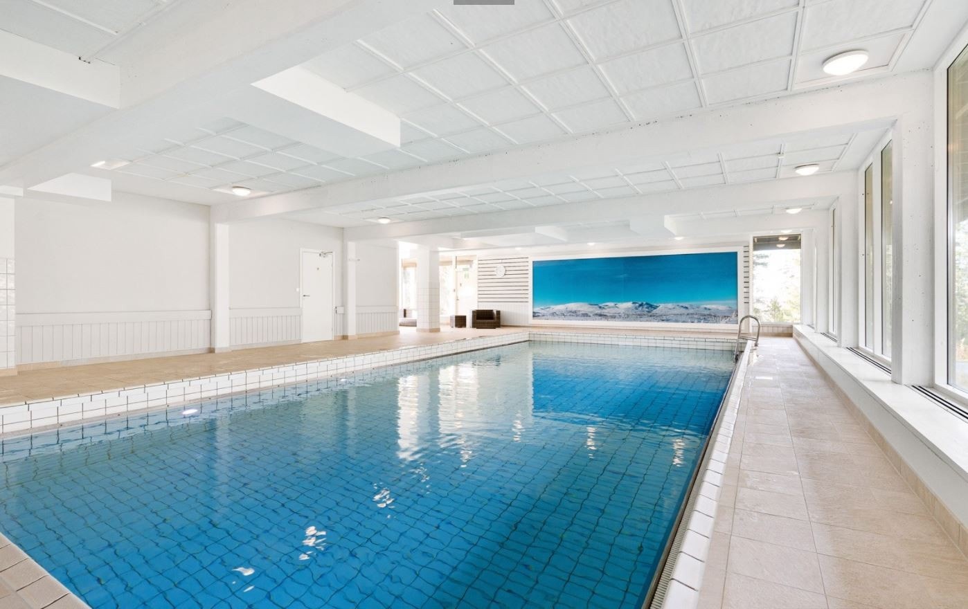 Sameiets svømmehall. Åpent i romjul og nyttårshelg. Styret vurderer løpende tider for åpent. Galleribilde