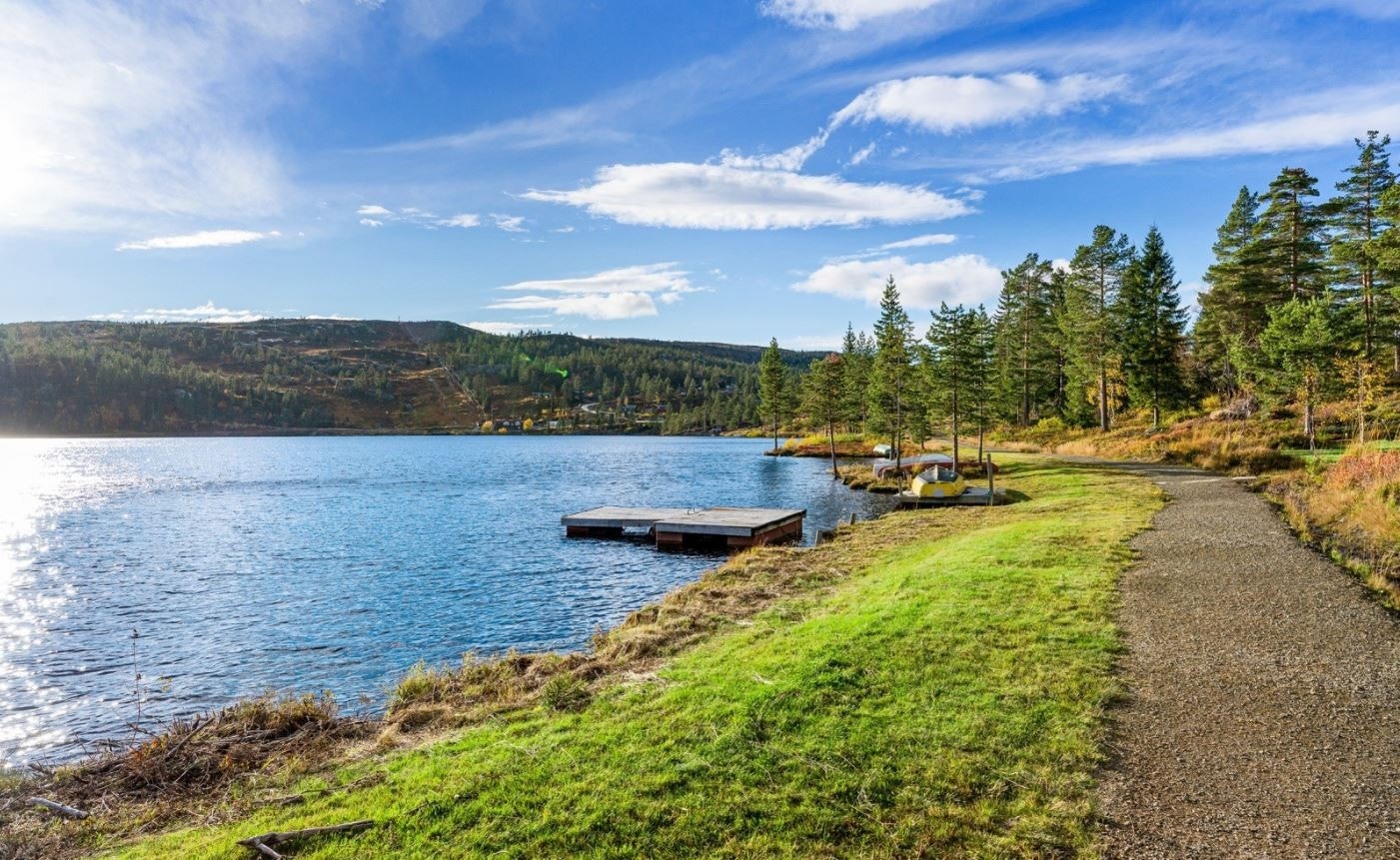 Sandvann sommerstid. Flott tursti rundt på ca. 4km. Galleribilde