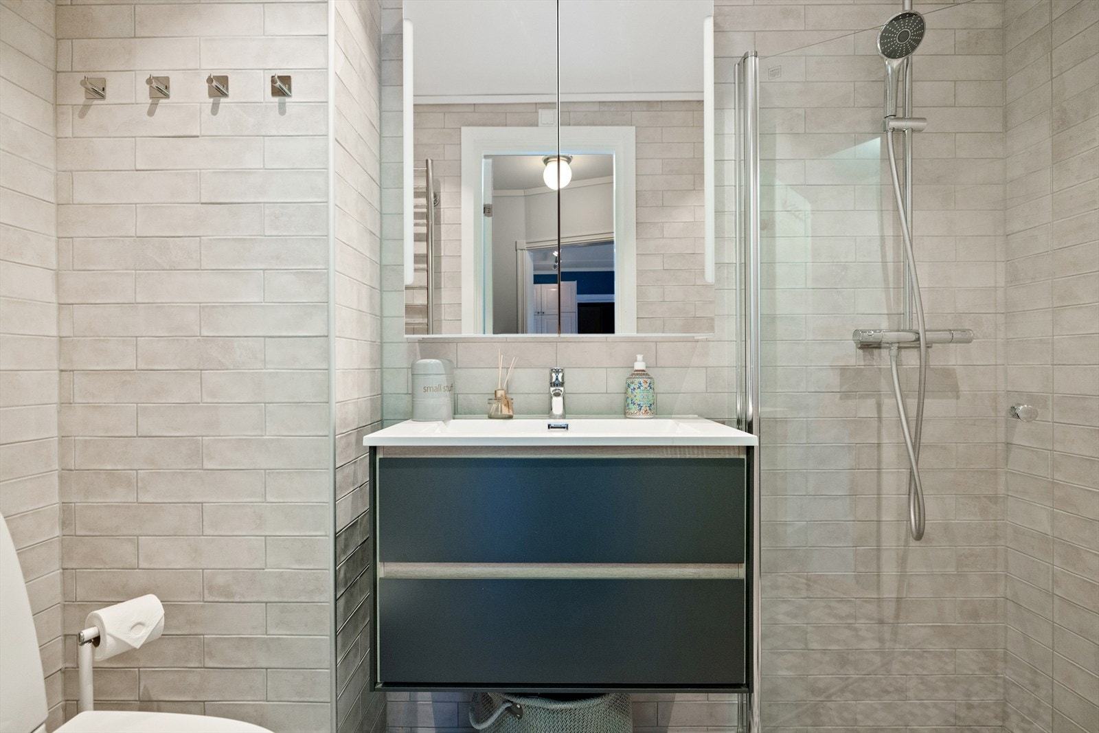 Helfliset bad med varme i gulv. Galleribilde