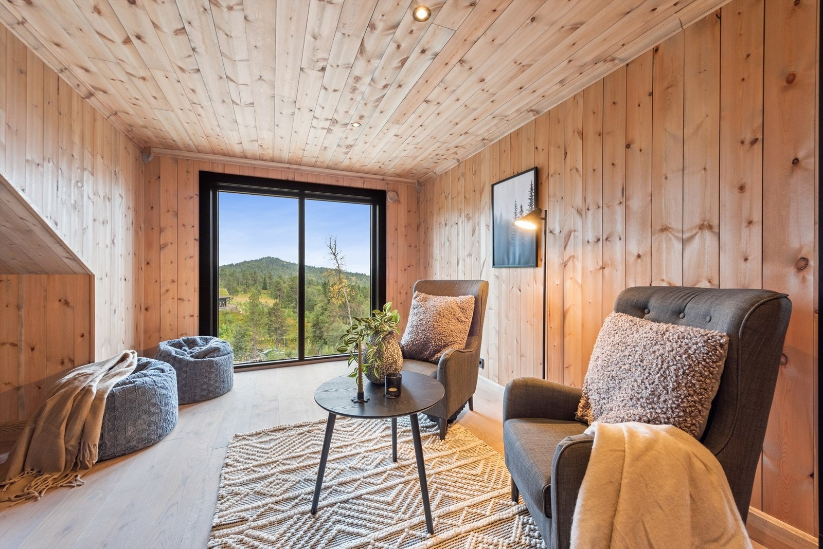 I loftstue har du god plass til sofa. Galleribilde