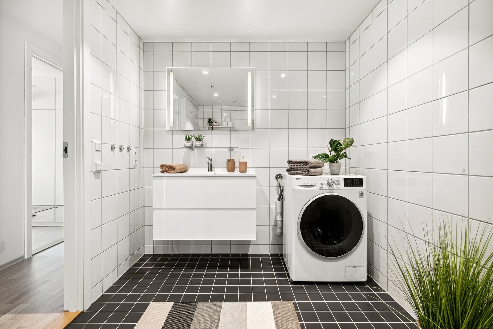 God plass for vaskemaskin. Galleribilde
