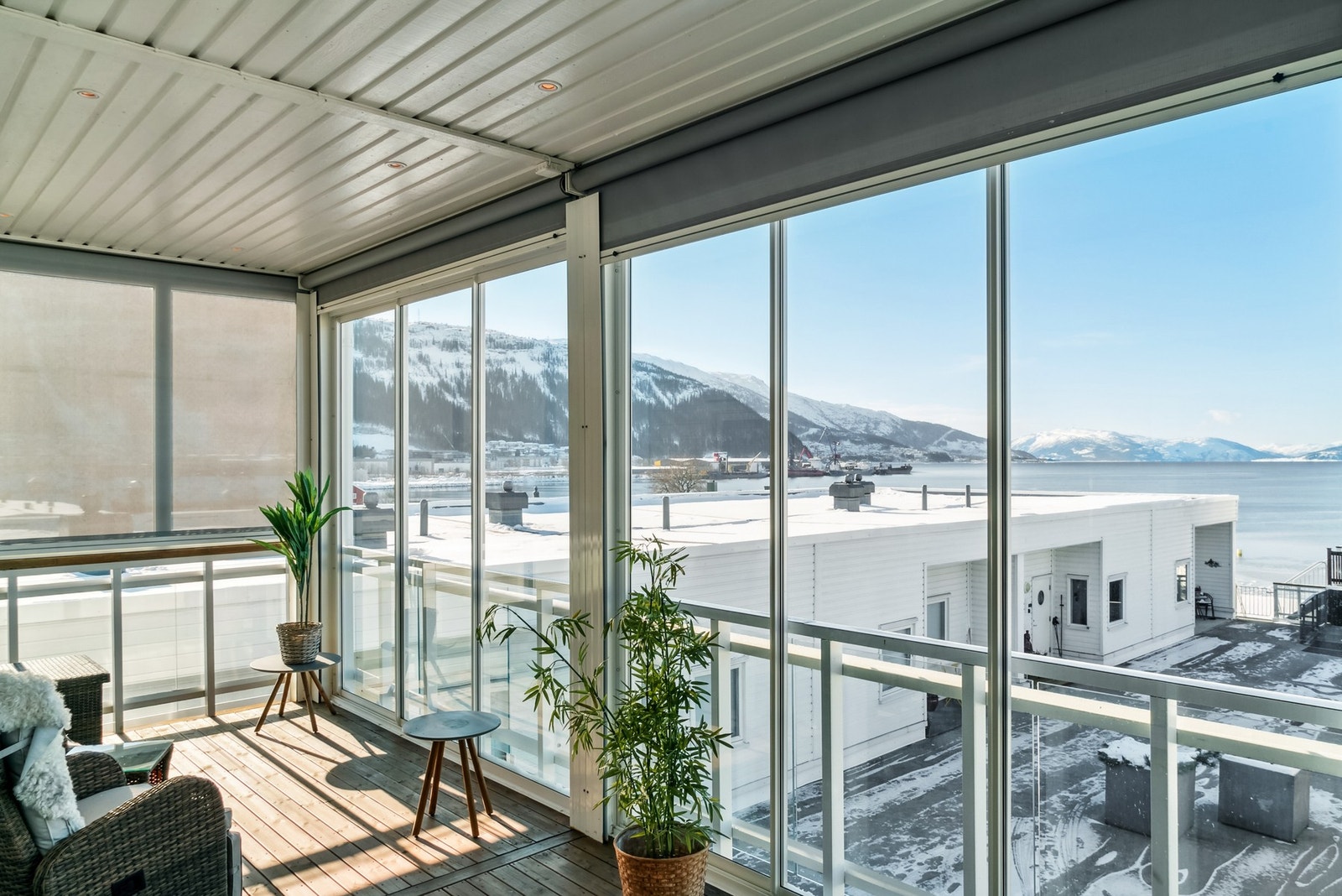 Flott utsikt over fjorden! Galleribilde